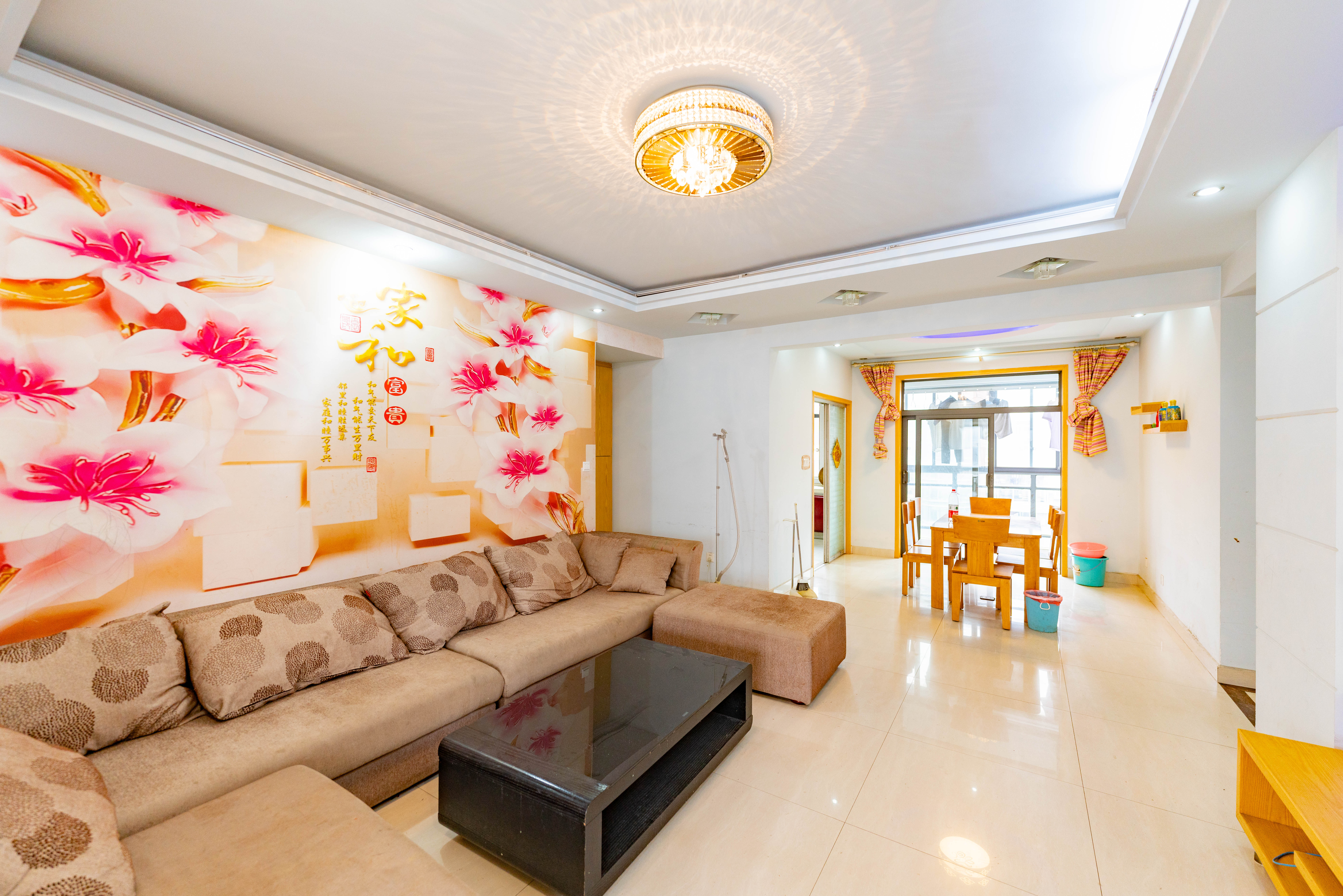 奥林匹克花园 3室2厅2卫 130.0万 奥林匹克花园 3室2厅2卫 130.0万客厅