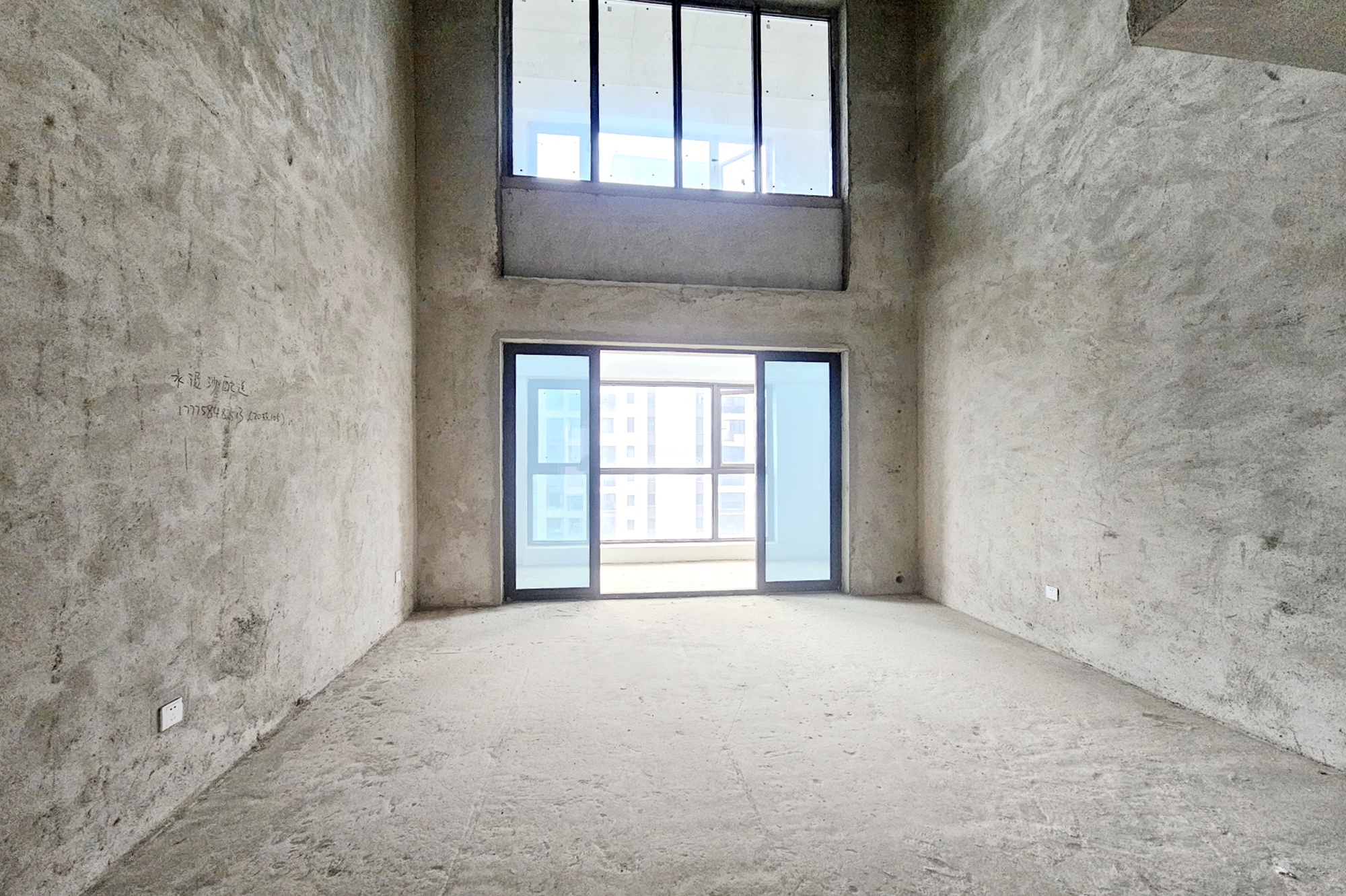 明昇壹城(明昇时代广场)二期  5室2厅3卫    300.0万 明昇壹城(明昇时代广场)二期  5室2厅3卫    300.0万