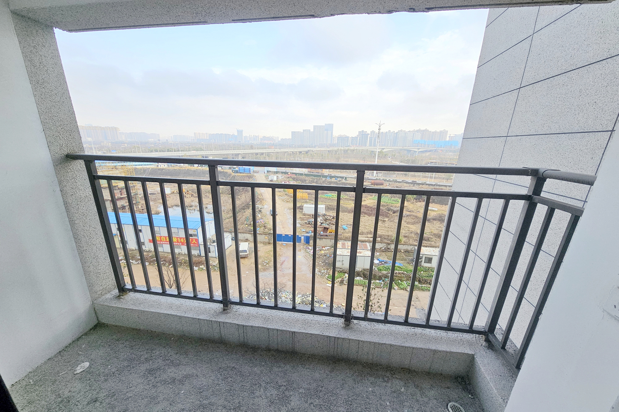阳光城尚东湾嘉林苑  4室2厅2卫   145.00万阳台