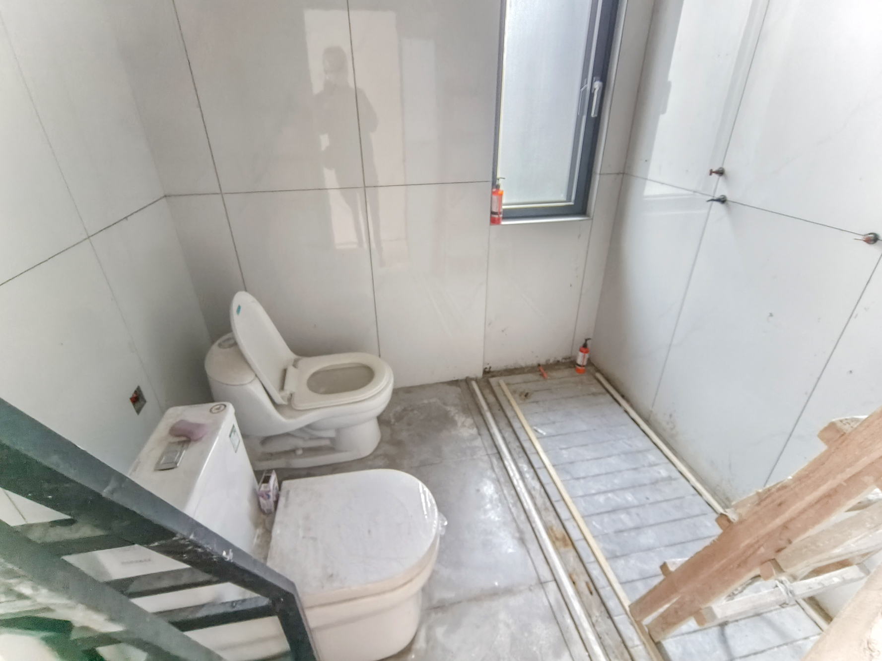 保利香槟国际 5室2厅2卫 125.00万 保利香槟国际 5室2厅2卫 125.00万卫生间