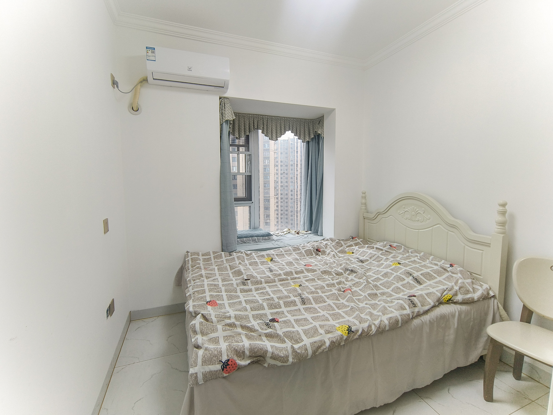 荣盛花语城  3室2厅1卫    66.0万卧室