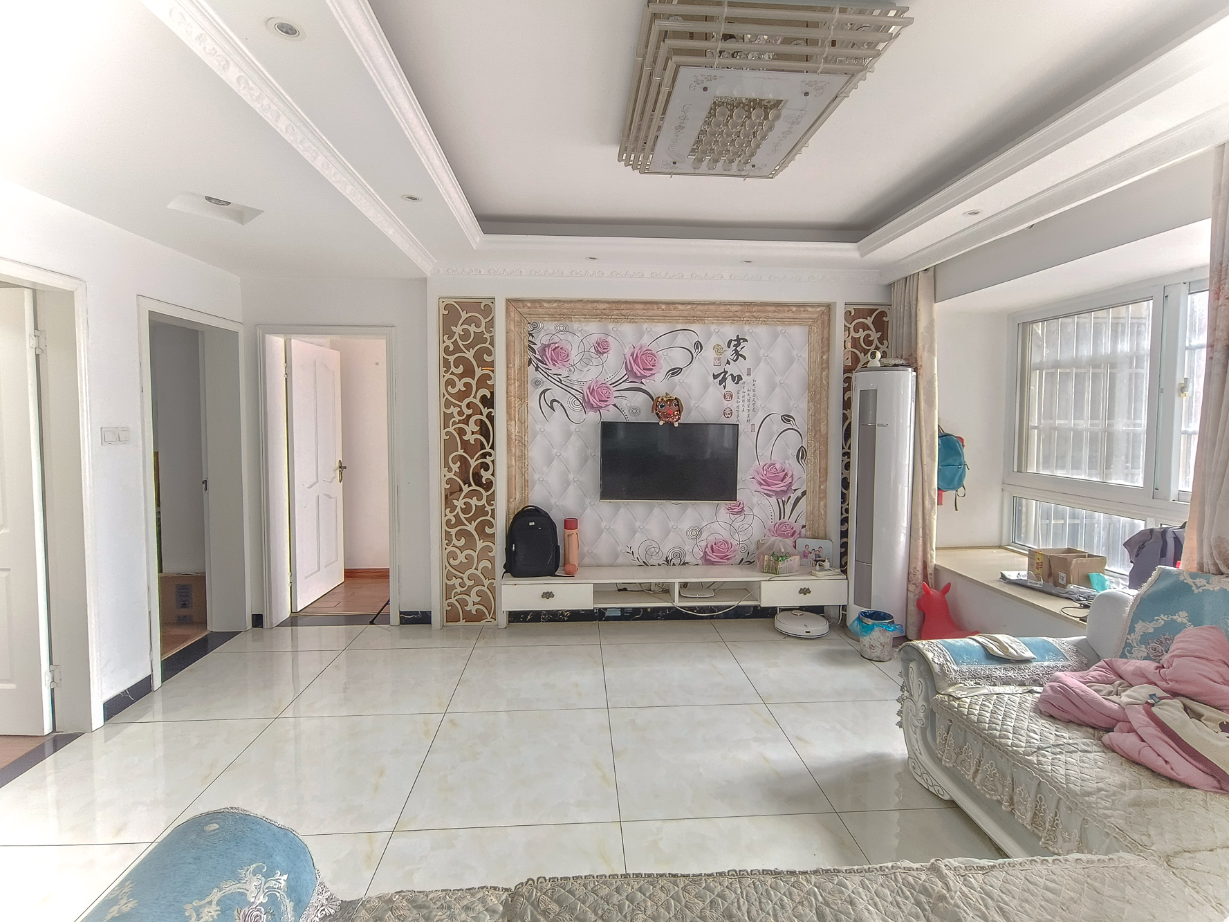 山水湾 4室2厅2卫 75.8万 山水湾 4室2厅2卫 75.8万客厅