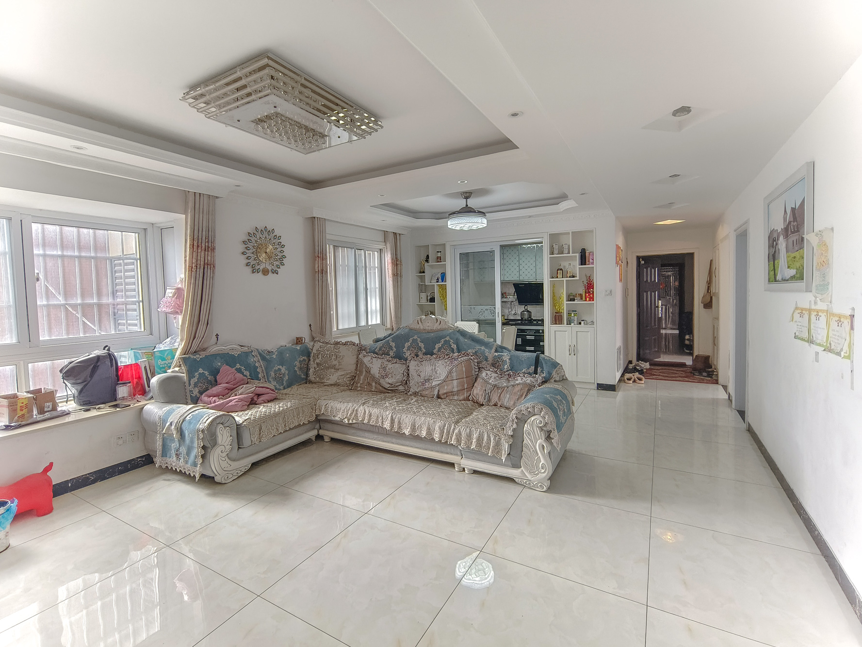 山水湾 4室2厅2卫 75.8万 山水湾 4室2厅2卫 75.8万客厅