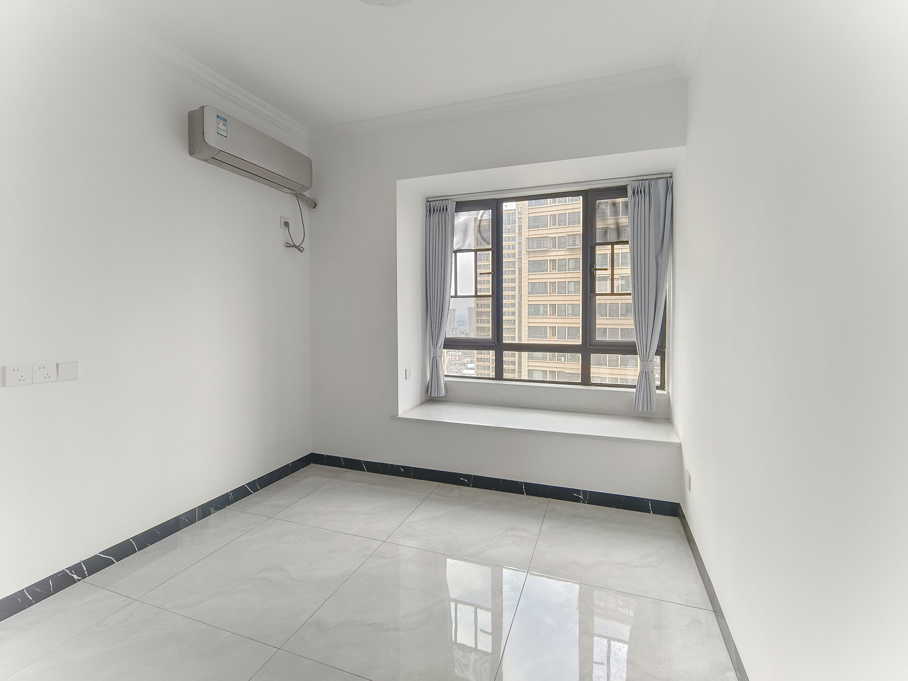 星城春晓 3室2厅2卫 85.0万 星城春晓 3室2厅2卫 85.0万卧室