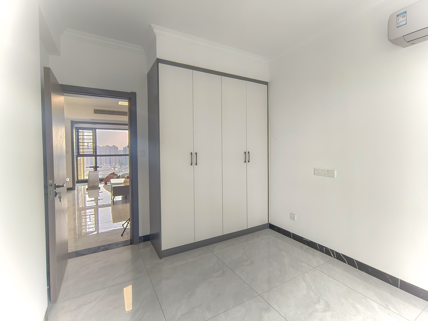 星城春晓 3室2厅2卫 85.0万 星城春晓 3室2厅2卫 85.0万卧室