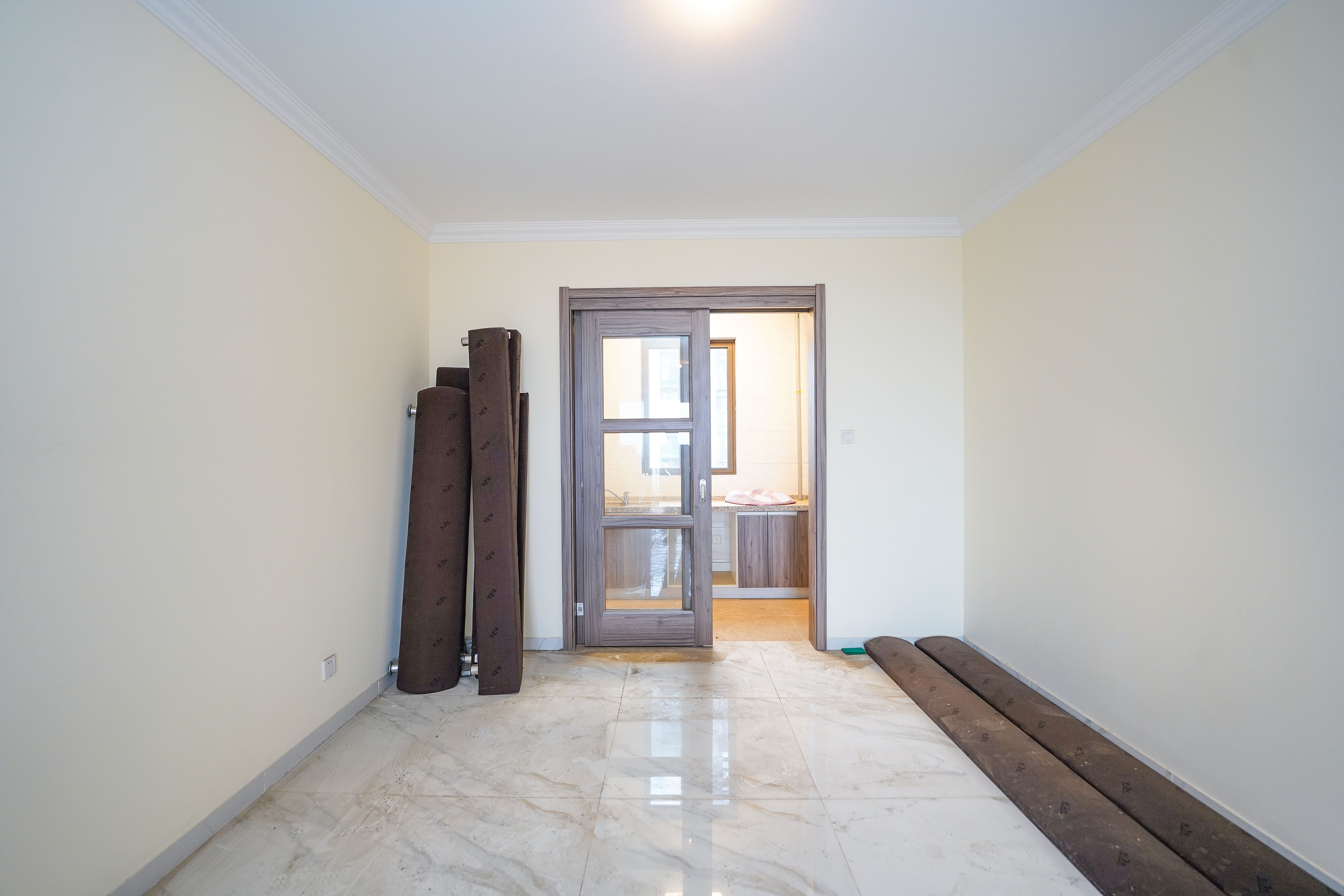 碧桂园公园壹号(凯怡茗苑) 3室2厅1卫 57.0万 碧桂园公园壹号(凯怡茗苑) 3室2厅1卫 57.0万客厅