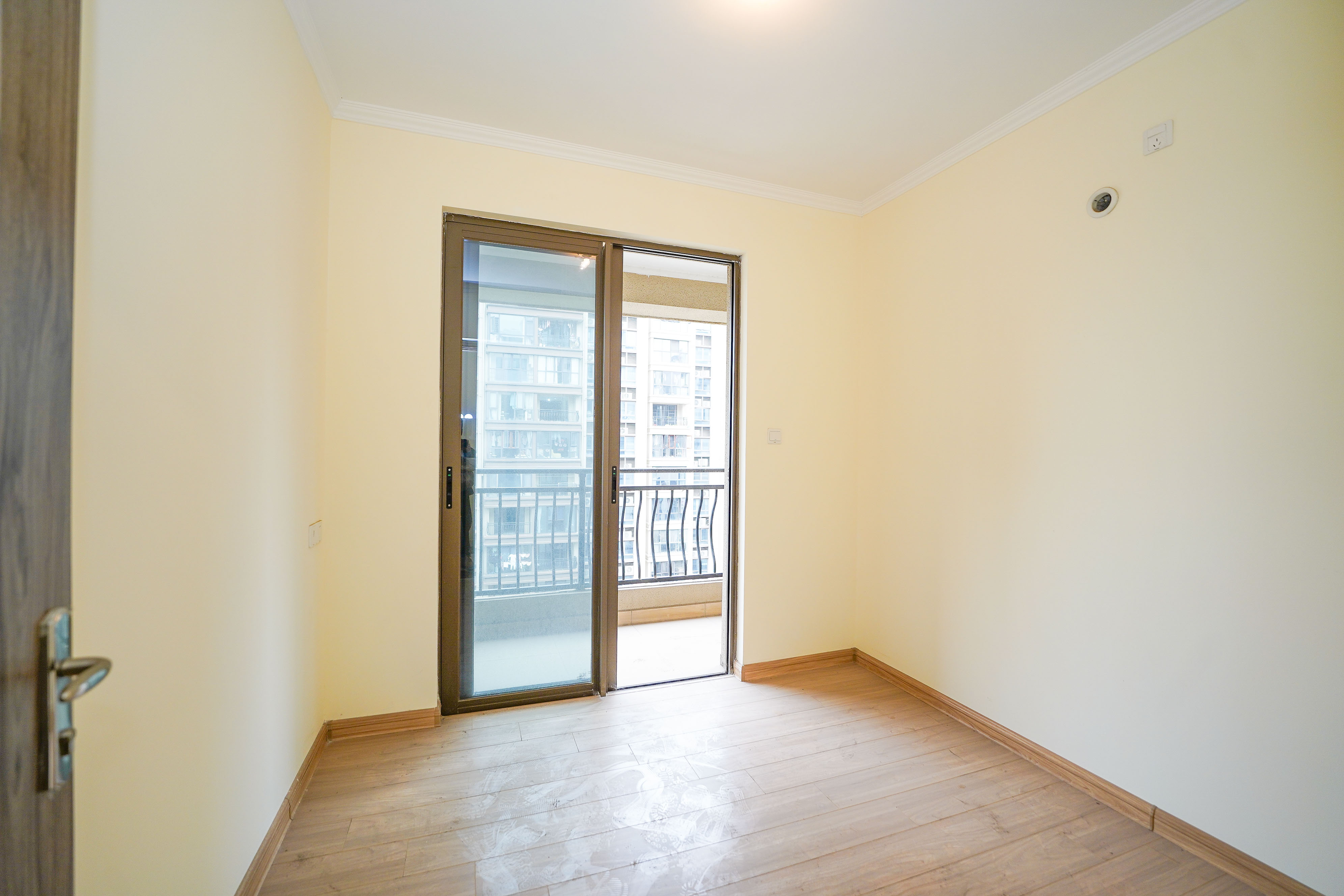 碧桂园公园壹号(凯怡茗苑) 3室2厅1卫 57.0万 碧桂园公园壹号(凯怡茗苑) 3室2厅1卫 57.0万卧室