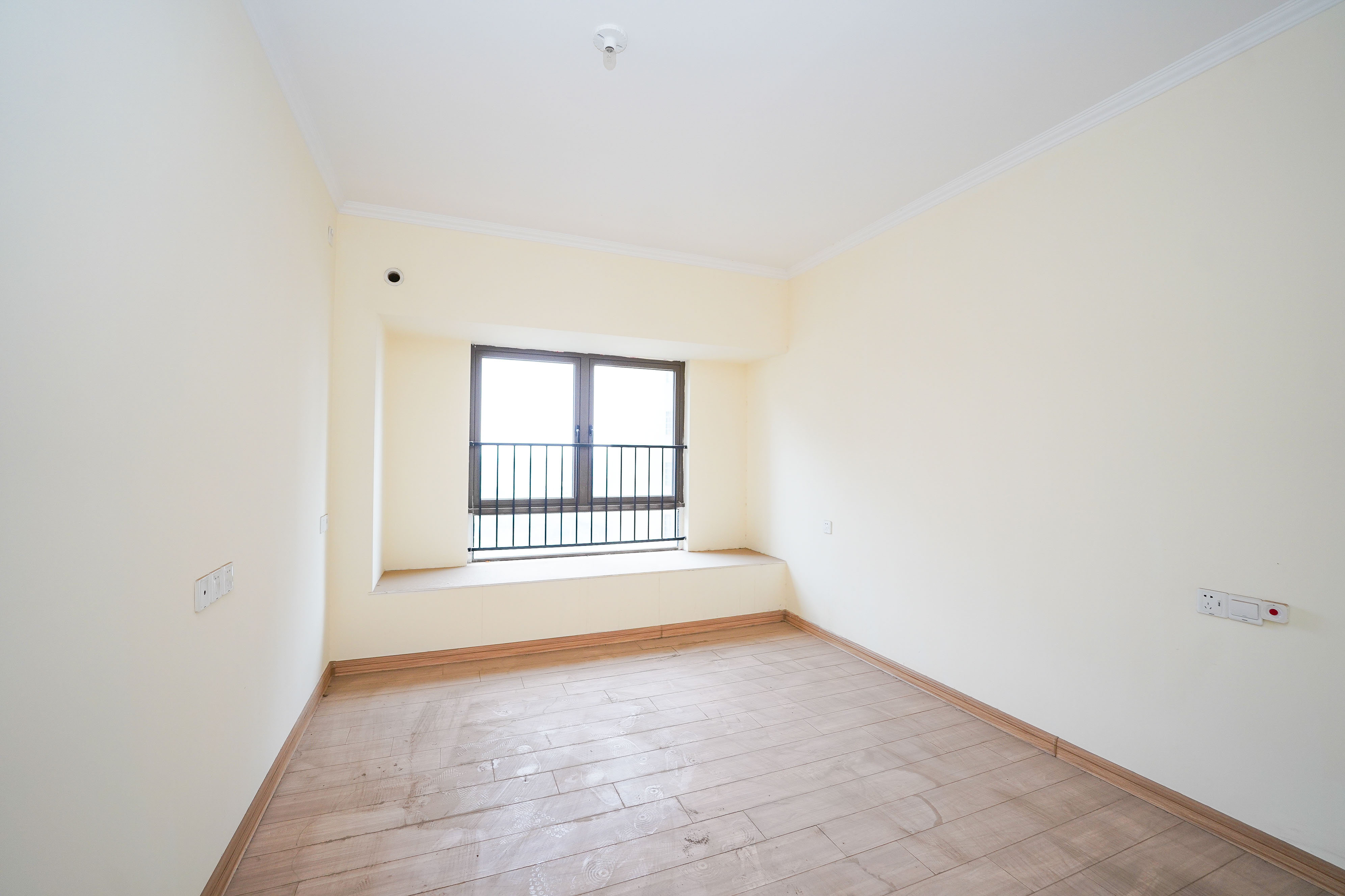 碧桂园公园壹号(凯怡茗苑) 3室2厅1卫 57.0万 碧桂园公园壹号(凯怡茗苑) 3室2厅1卫 57.0万卧室