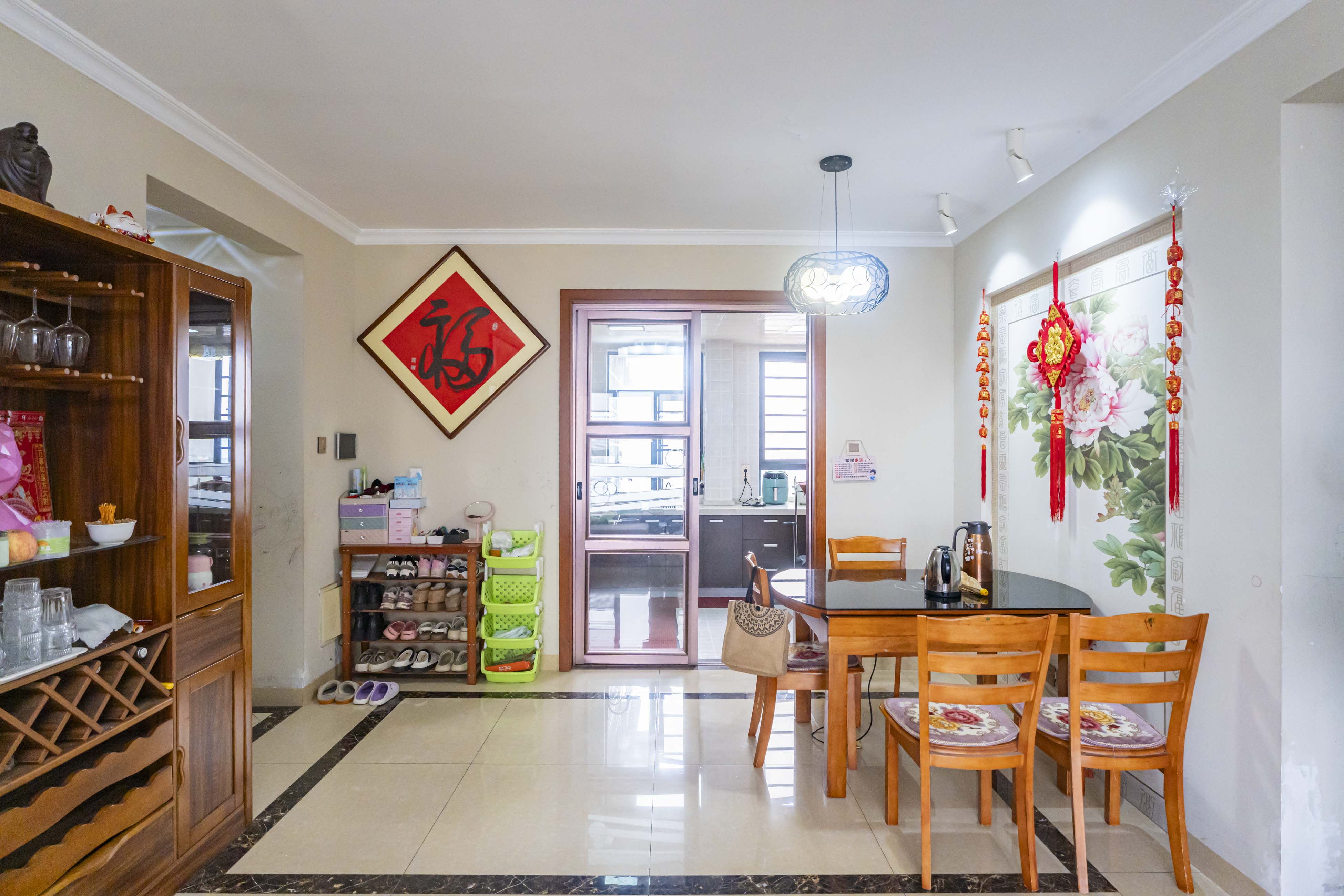 悦湖山  3室2厅1卫    92.0万 悦湖山  3室2厅1卫    92.0万客厅