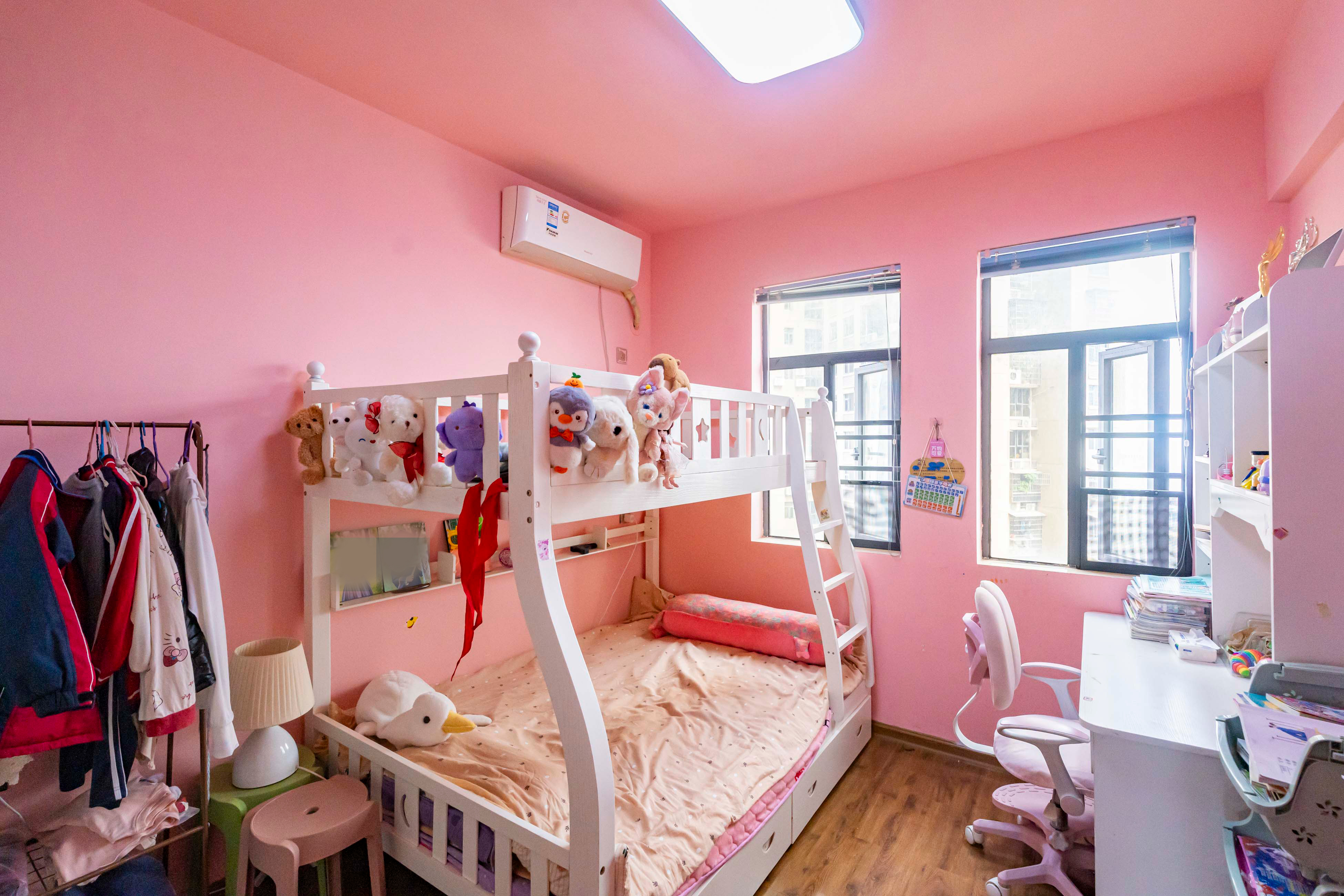 悦湖山  3室2厅1卫    92.0万 悦湖山  3室2厅1卫    92.0万卧室