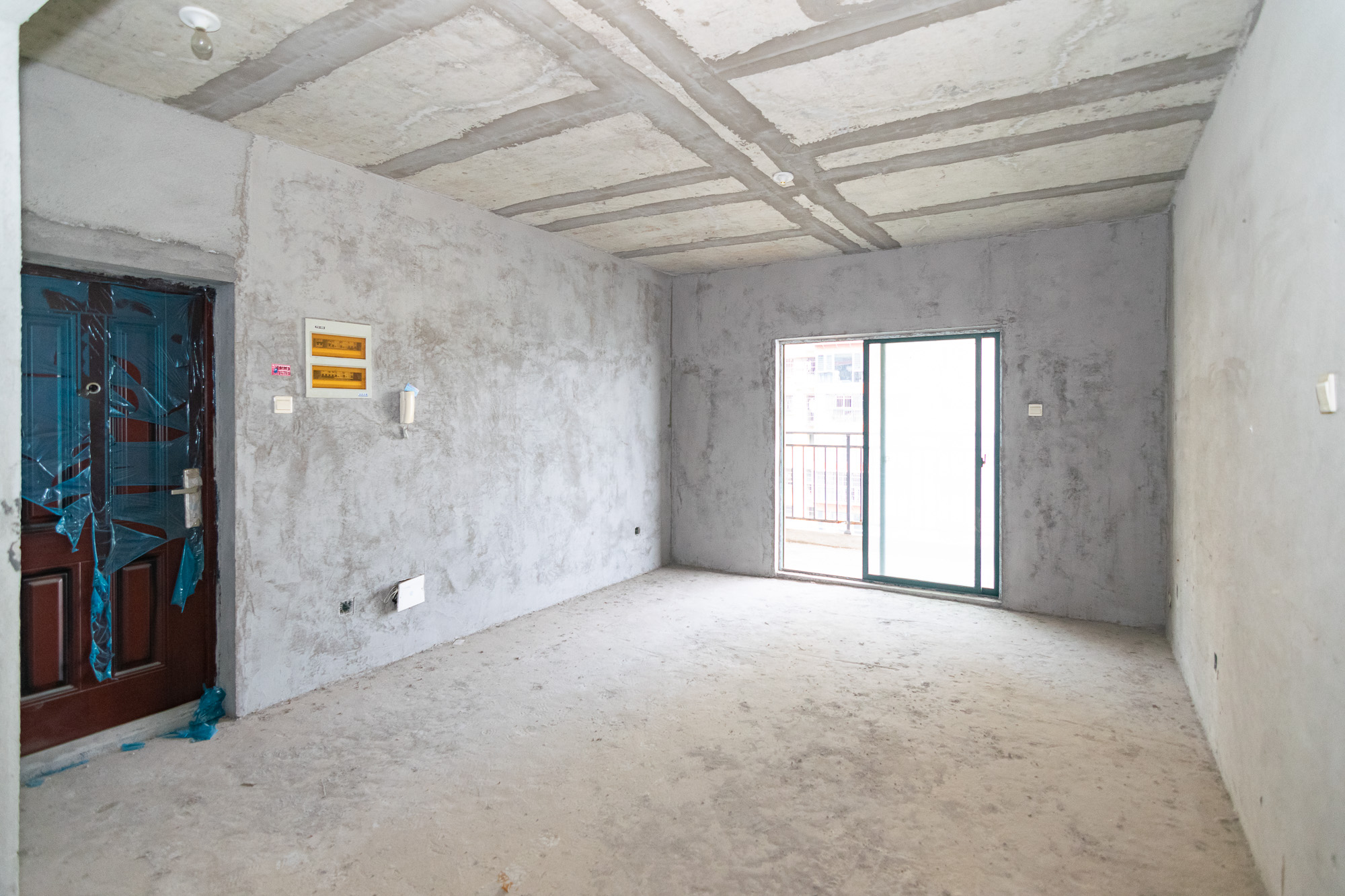 红建滨水铭城 4室2厅2卫 63.0万 红建滨水铭城 4室2厅2卫 63.0万客厅