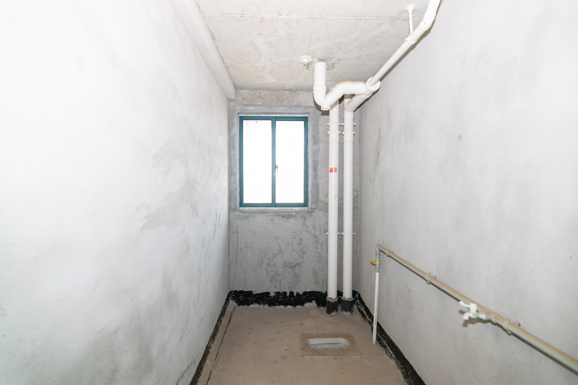 红建滨水铭城 4室2厅2卫 63.0万 红建滨水铭城 4室2厅2卫 63.0万卫生间