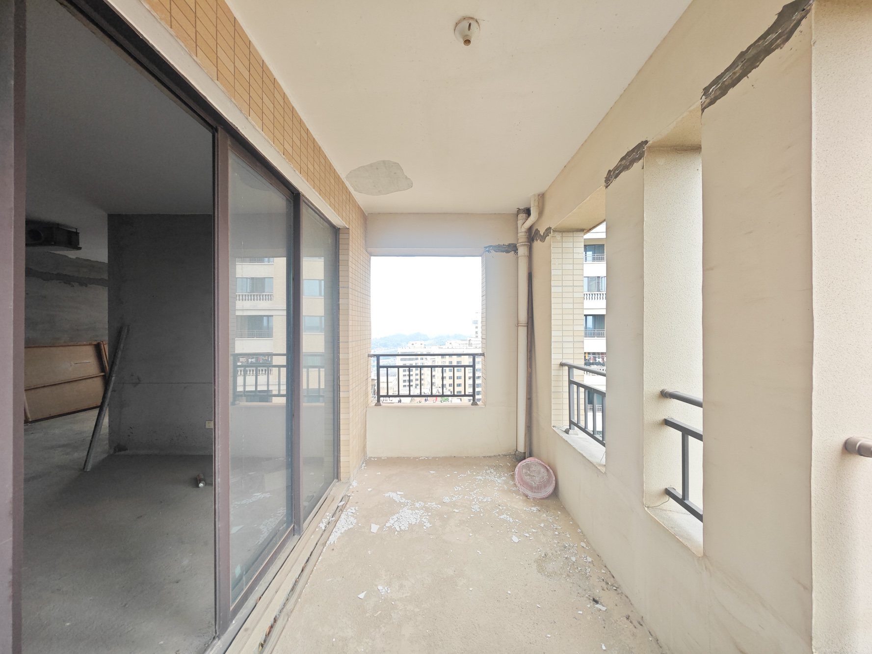 湘水郡（兴旺小爱同学）  3室2厅2卫   73.00万阳台