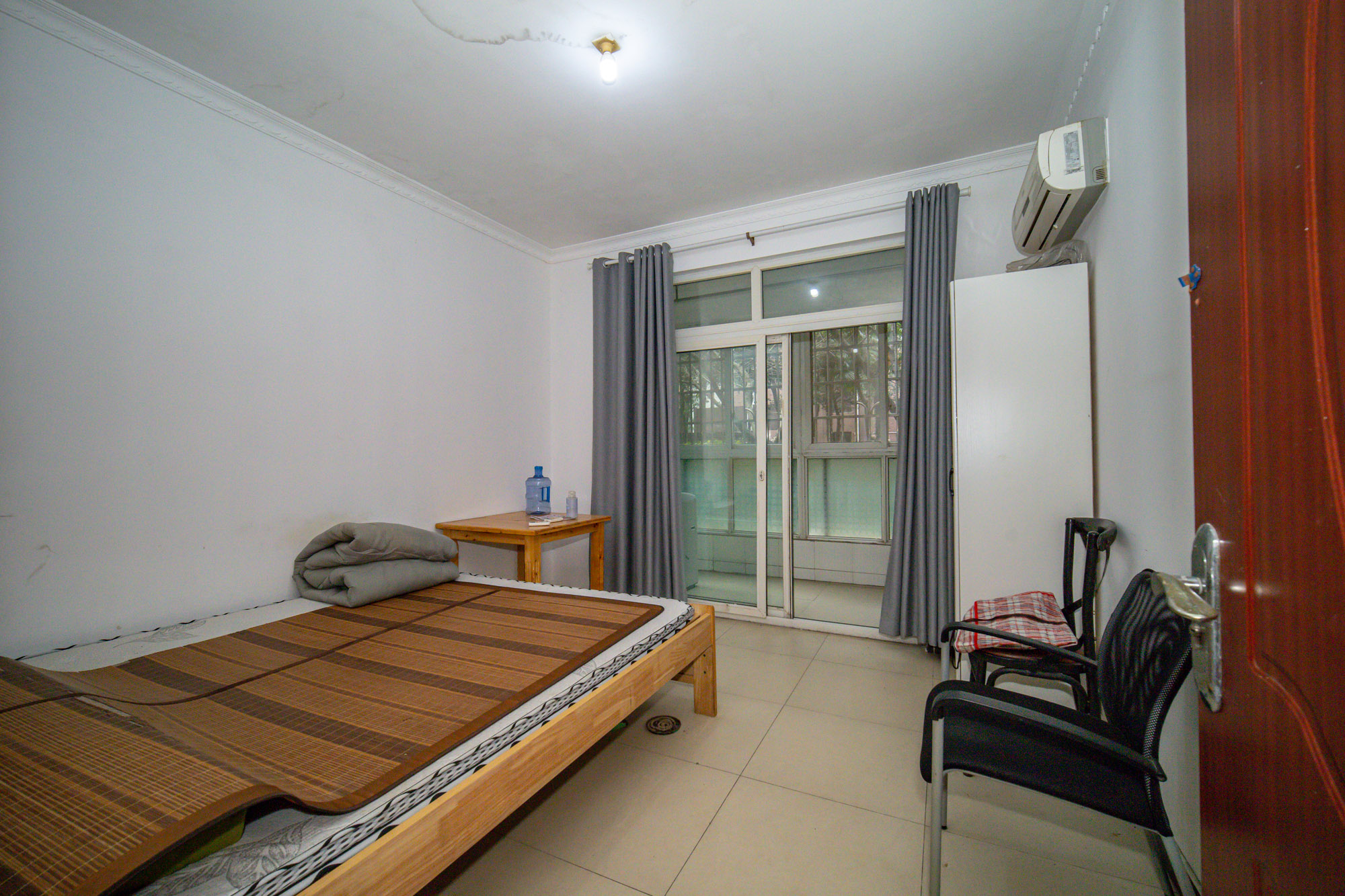 香槟小镇(香槟花苑) 3室2厅1卫 52.8万 香槟小镇(香槟花苑) 3室2厅1卫 52.8万卧室