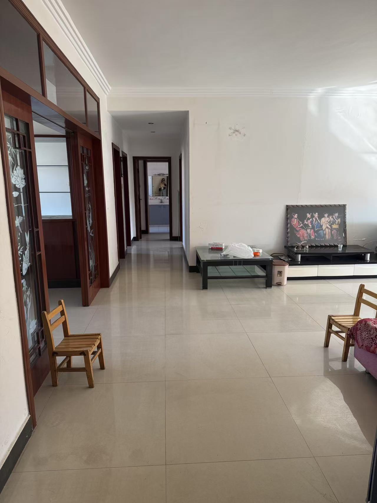 石化苑小区 4室2厅2卫 45.8万 石化苑小区 4室2厅2卫 45.8万客厅