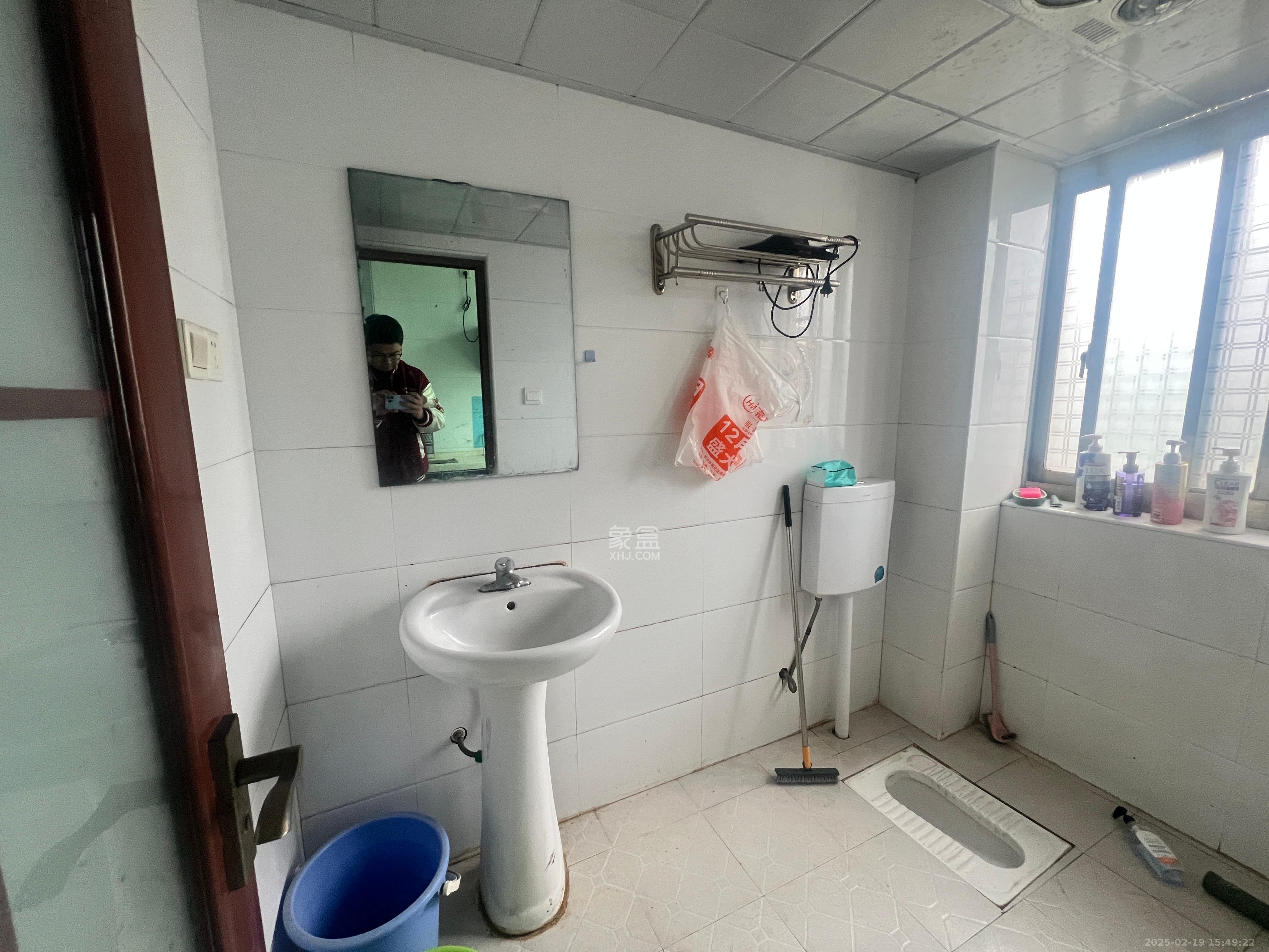 金桂小区一期 1室0厅0卫 1600.0元/月 金桂小区一期 1室0厅0卫 1600.0元/月室内图