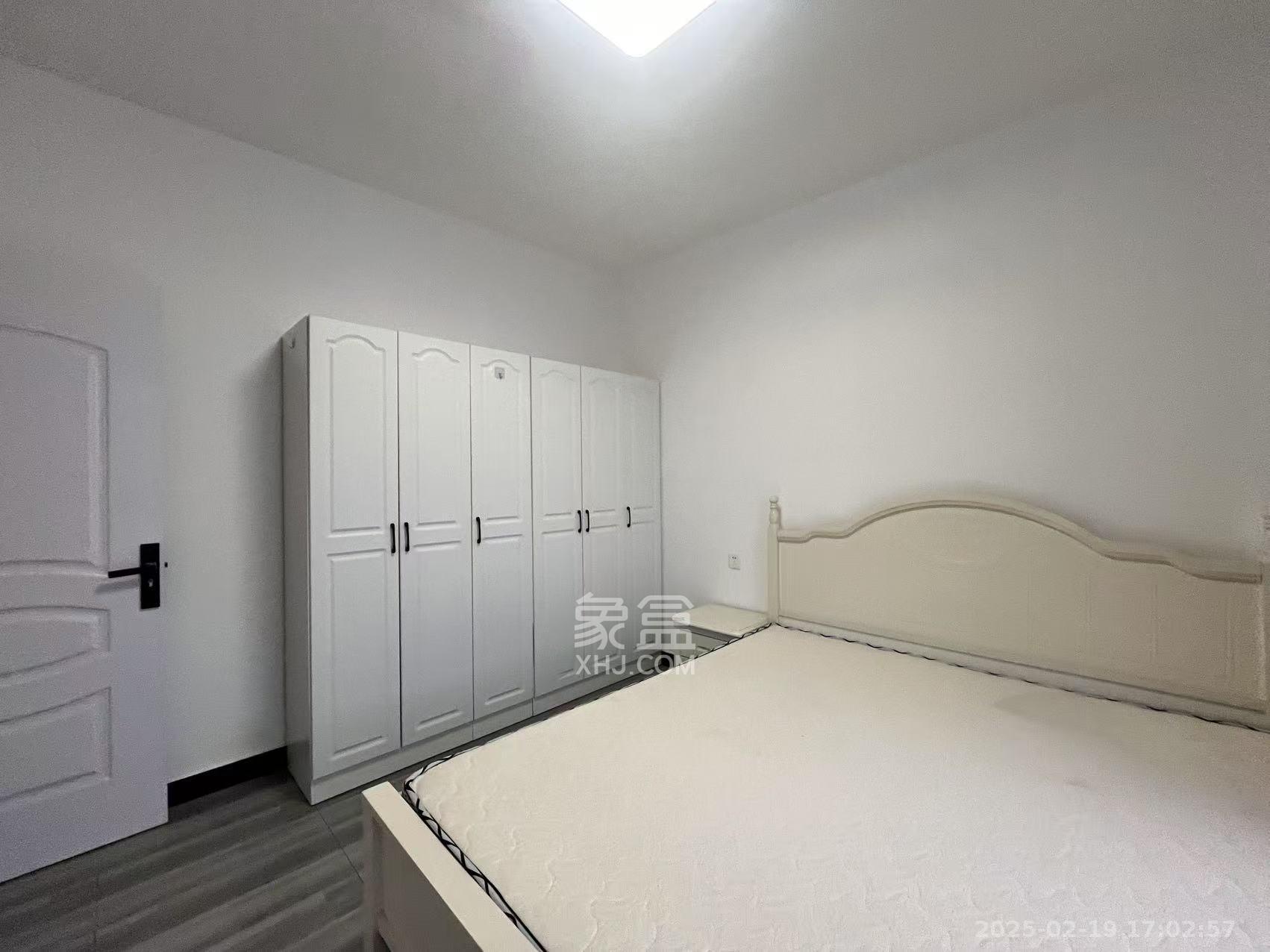 洋湖18克拉(旷远洋湖18克拉) 3室1厅1卫 2980.0元/月 洋湖18克拉(旷远洋湖18克拉) 3室1厅1卫 2980.0元/月室内图