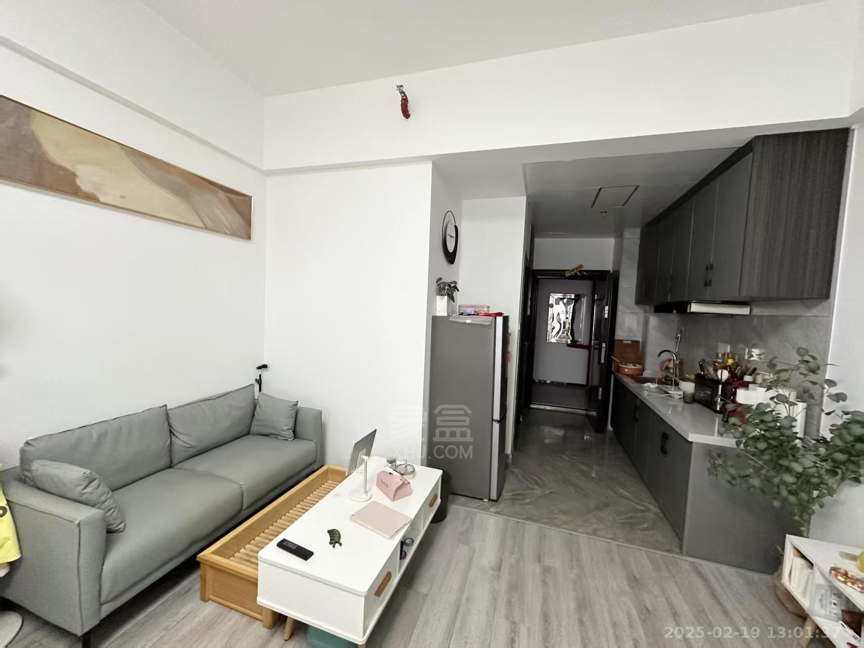 朗廷览江 1室0厅0卫 1600.0元/月 朗廷览江 1室0厅0卫 1600.0元/月室内图