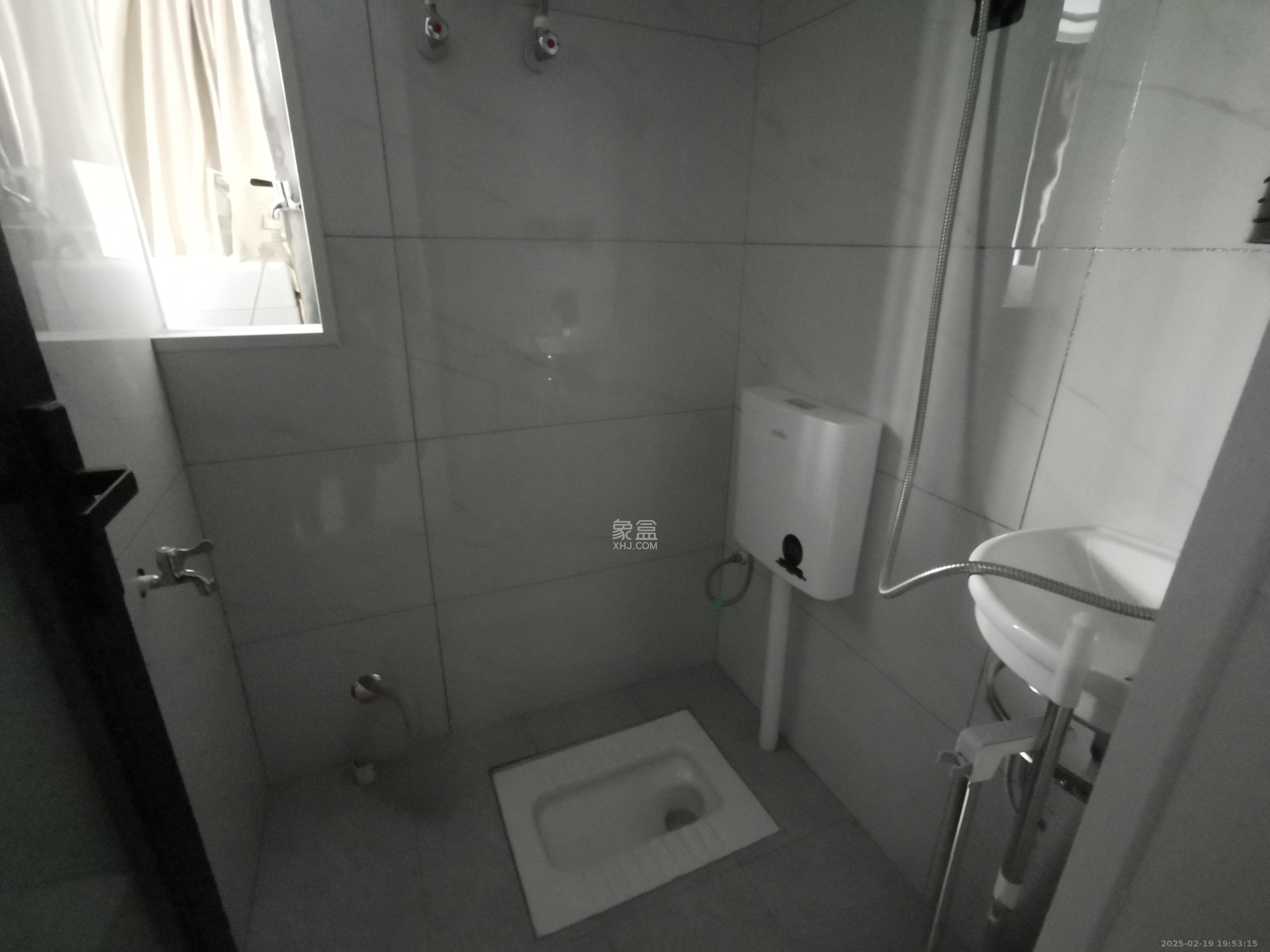 时代港湾 3室2厅2卫 2400.0元/月 时代港湾 3室2厅2卫 2400.0元/月室内图