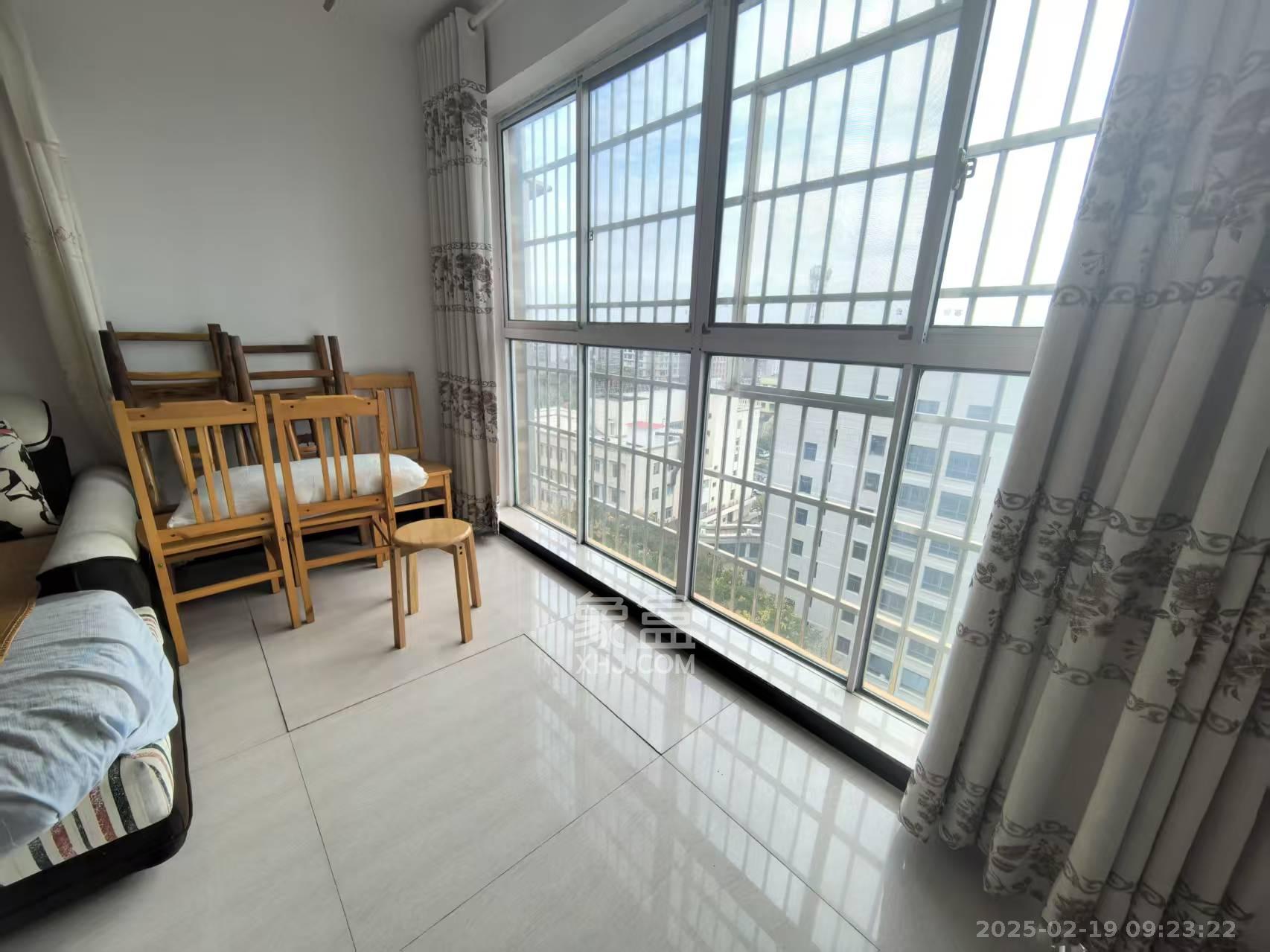 昆仑和府 2室2厅1卫 1500.0元/月 昆仑和府 2室2厅1卫 1500.0元/月室内图