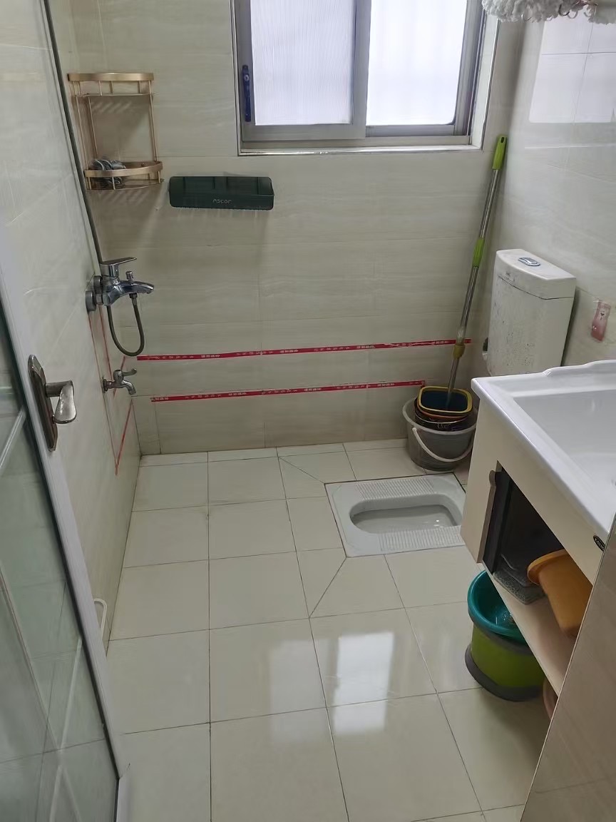 华新苑 1室0厅0卫 2000.0元/月 华新苑 1室0厅0卫 2000.0元/月室内图