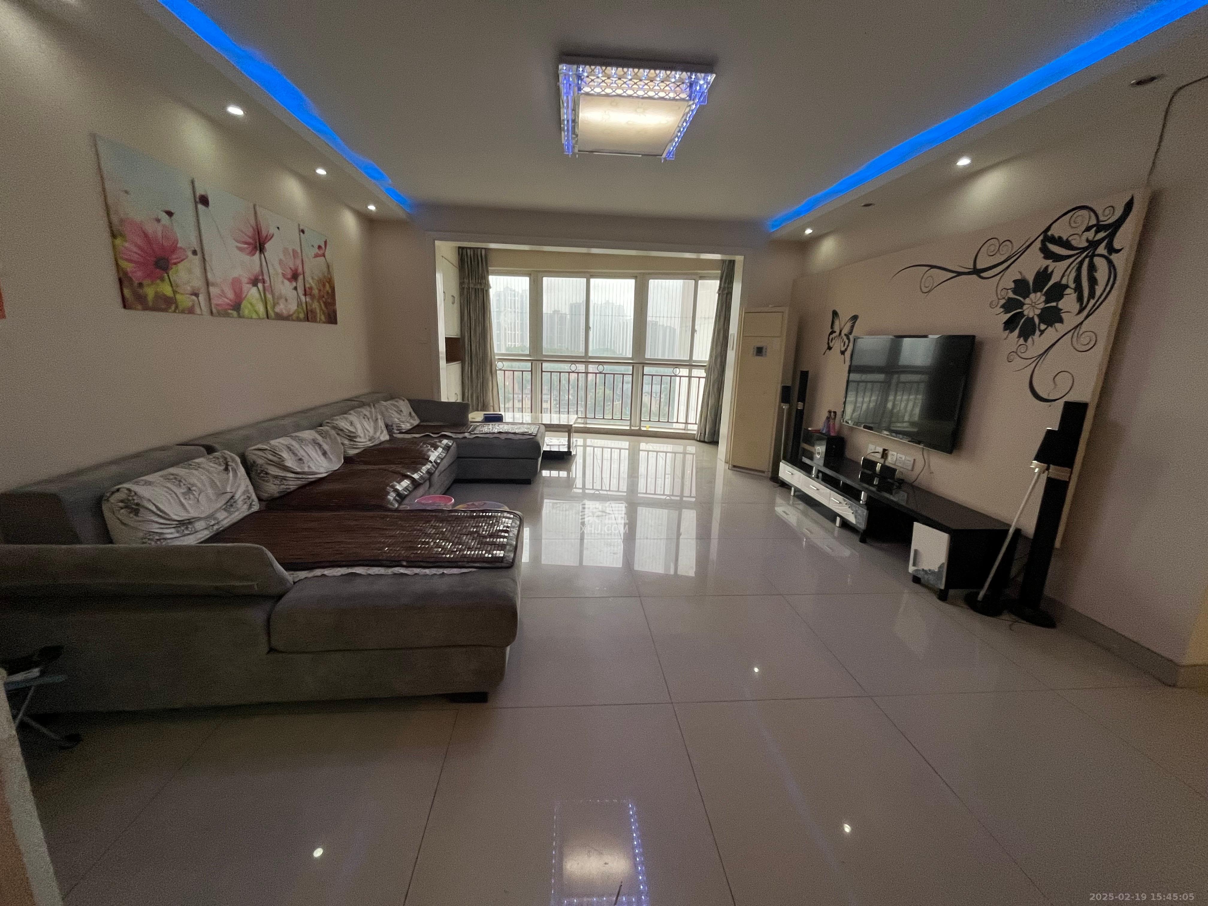 香河公寓 3室2厅2卫 2600.0元/月 香河公寓 3室2厅2卫 2600.0元/月室内图