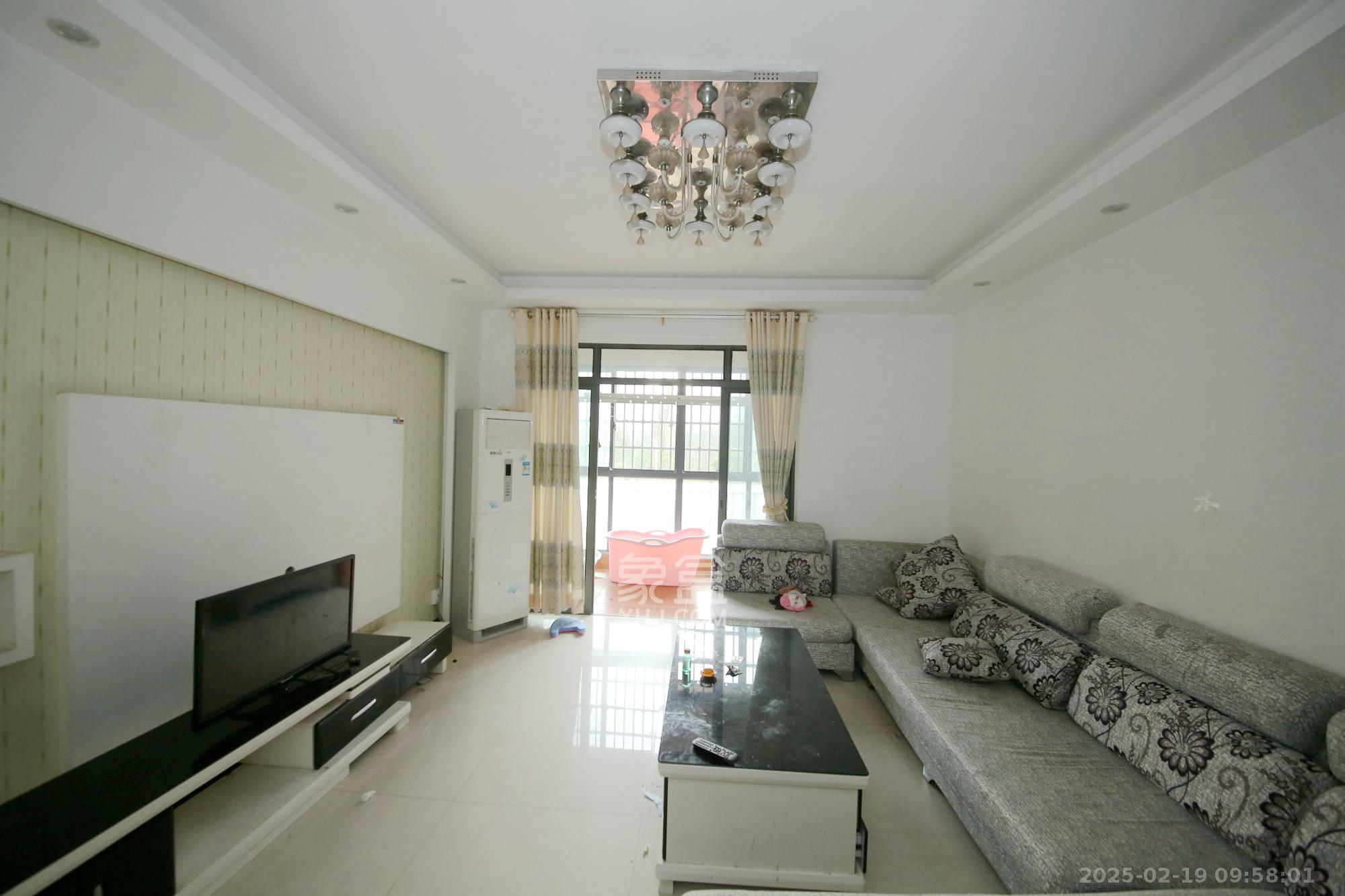 新华都万家城 3室2厅2卫 2500.0元/月 新华都万家城 3室2厅2卫 2500.0元/月室内图