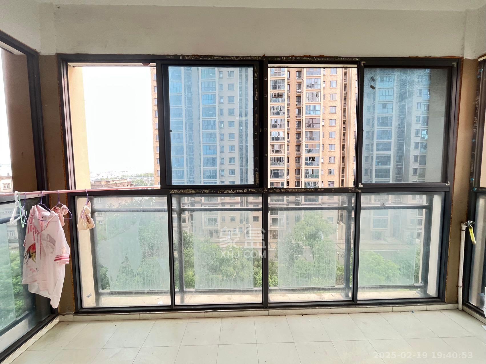 中南红领邦(红星嘉和苑) 4室1厅1卫 2200.0元/月 中南红领邦(红星嘉和苑) 4室1厅1卫 2200.0元/月室内图