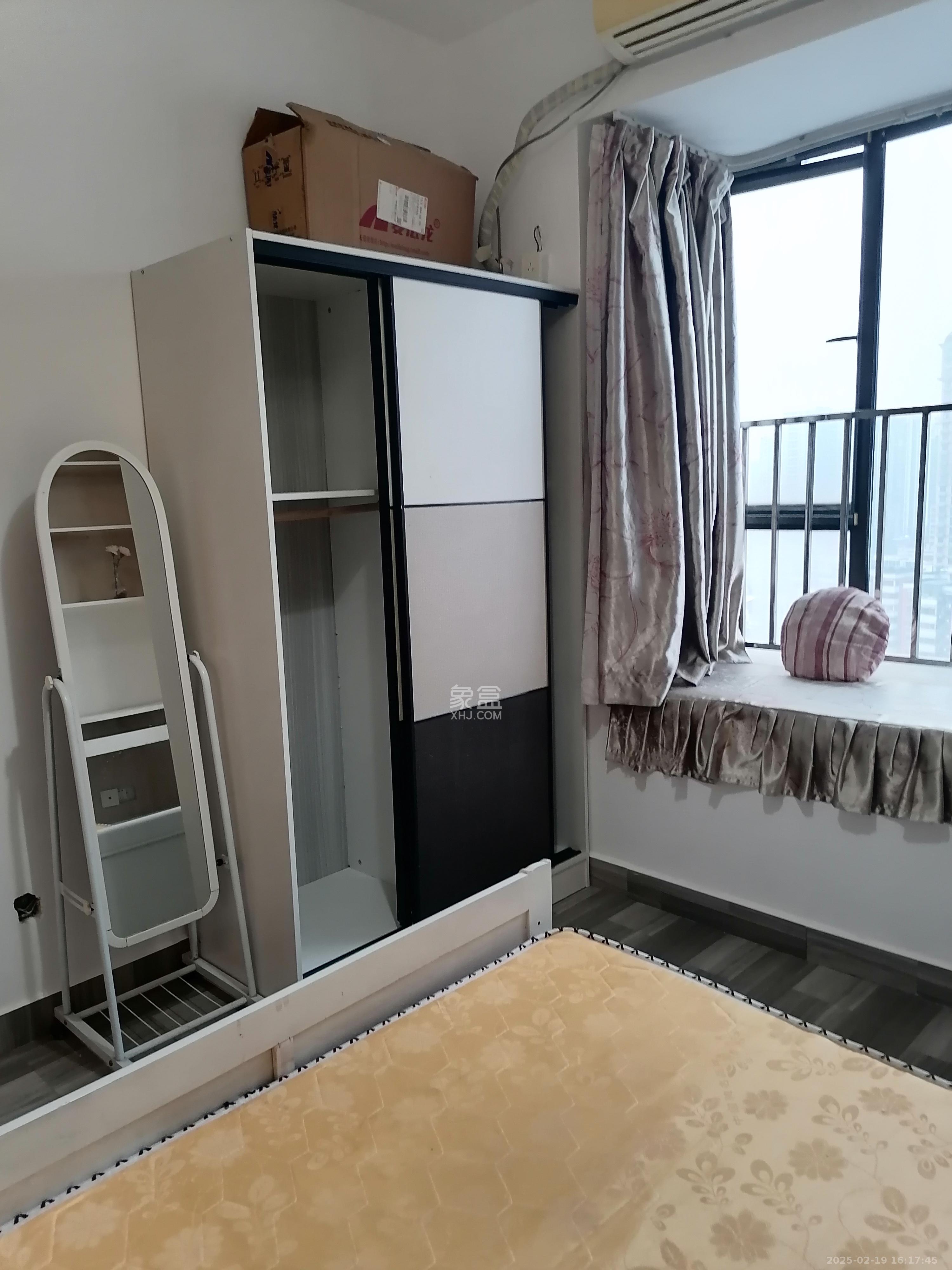 山水花都  1室1厅1卫   1500.00元/月室内图