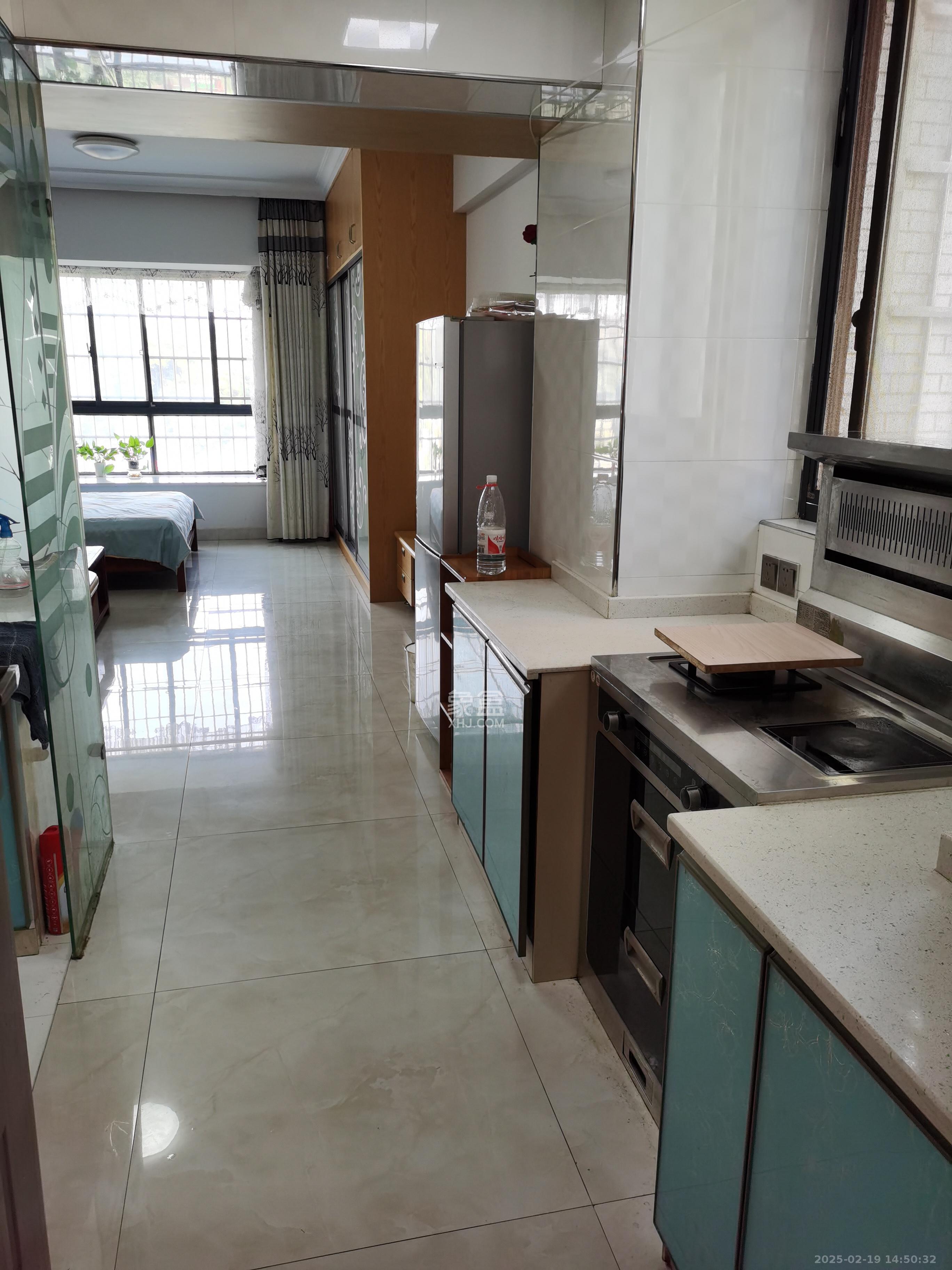 世纪桃花苑 1室1厅1卫 1400.0元/月 世纪桃花苑 1室1厅1卫 1400.0元/月室内图