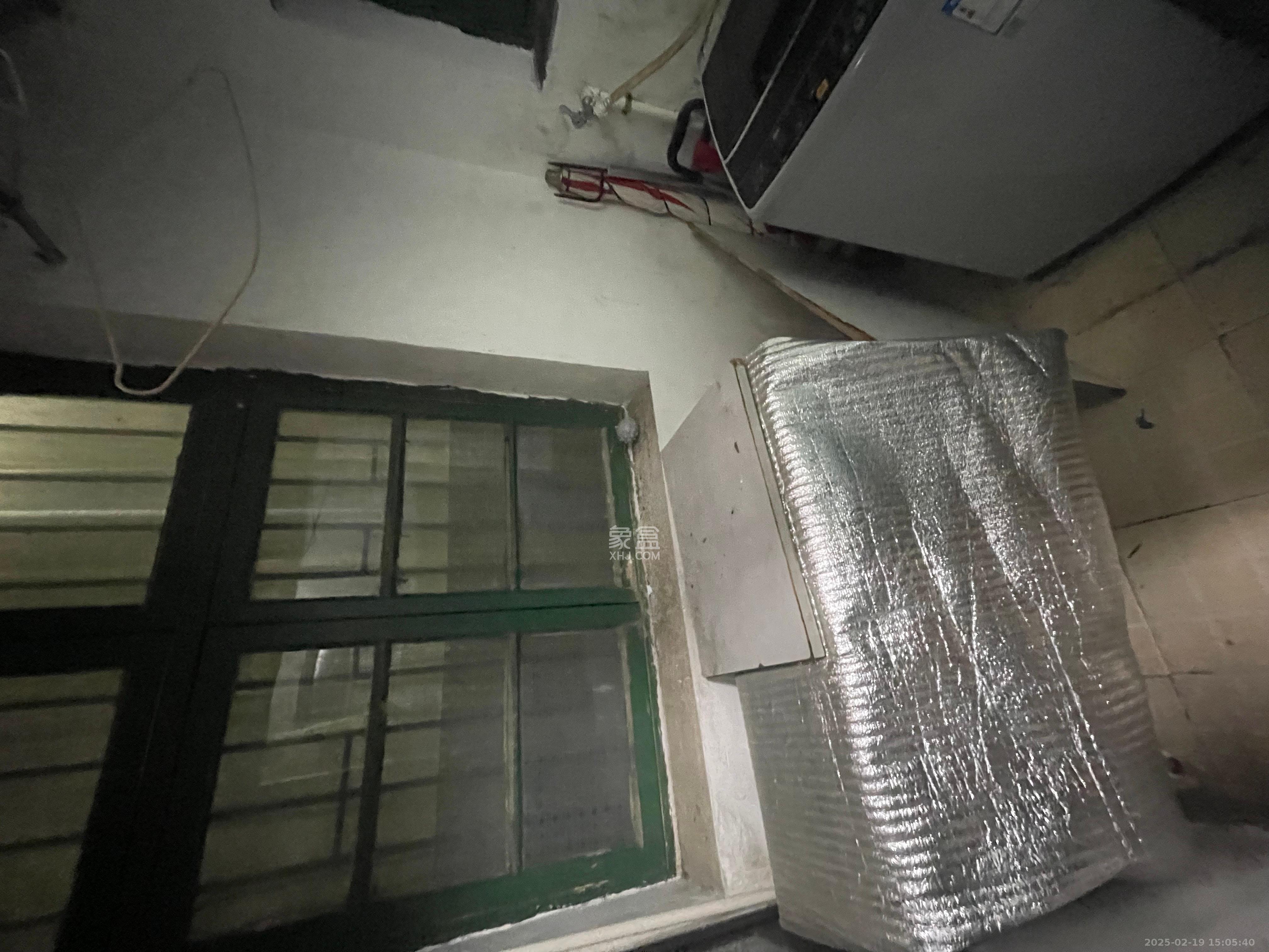 向东南社区  3室1厅1卫   1600.00元/月室内图