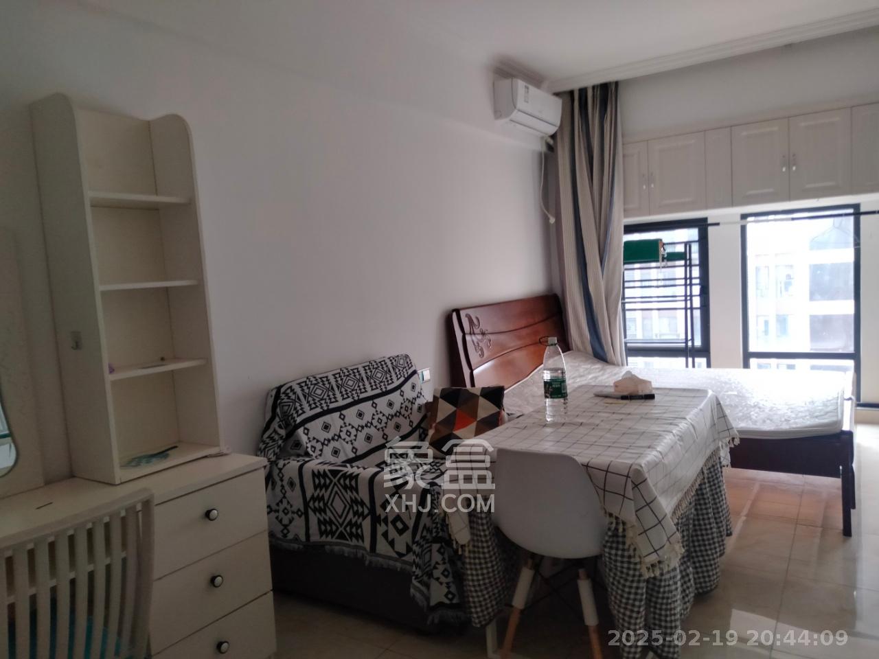 中建芙蓉嘉苑 1室1厅1卫 1200.0元/月 中建芙蓉嘉苑 1室1厅1卫 1200.0元/月室内图