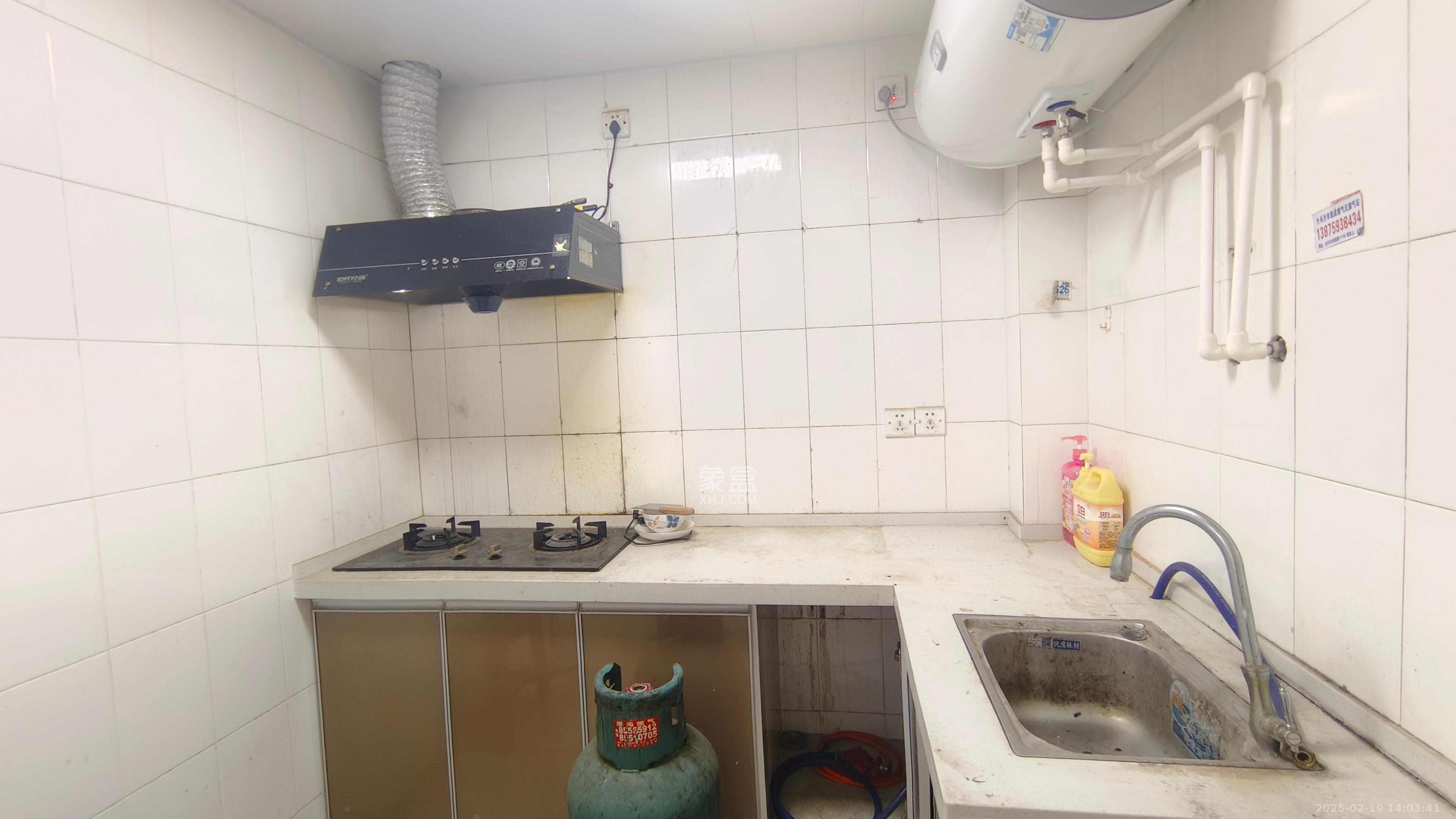 化油器厂宿舍 2室1厅1卫 1600.0元/月 化油器厂宿舍 2室1厅1卫 1600.0元/月室内图