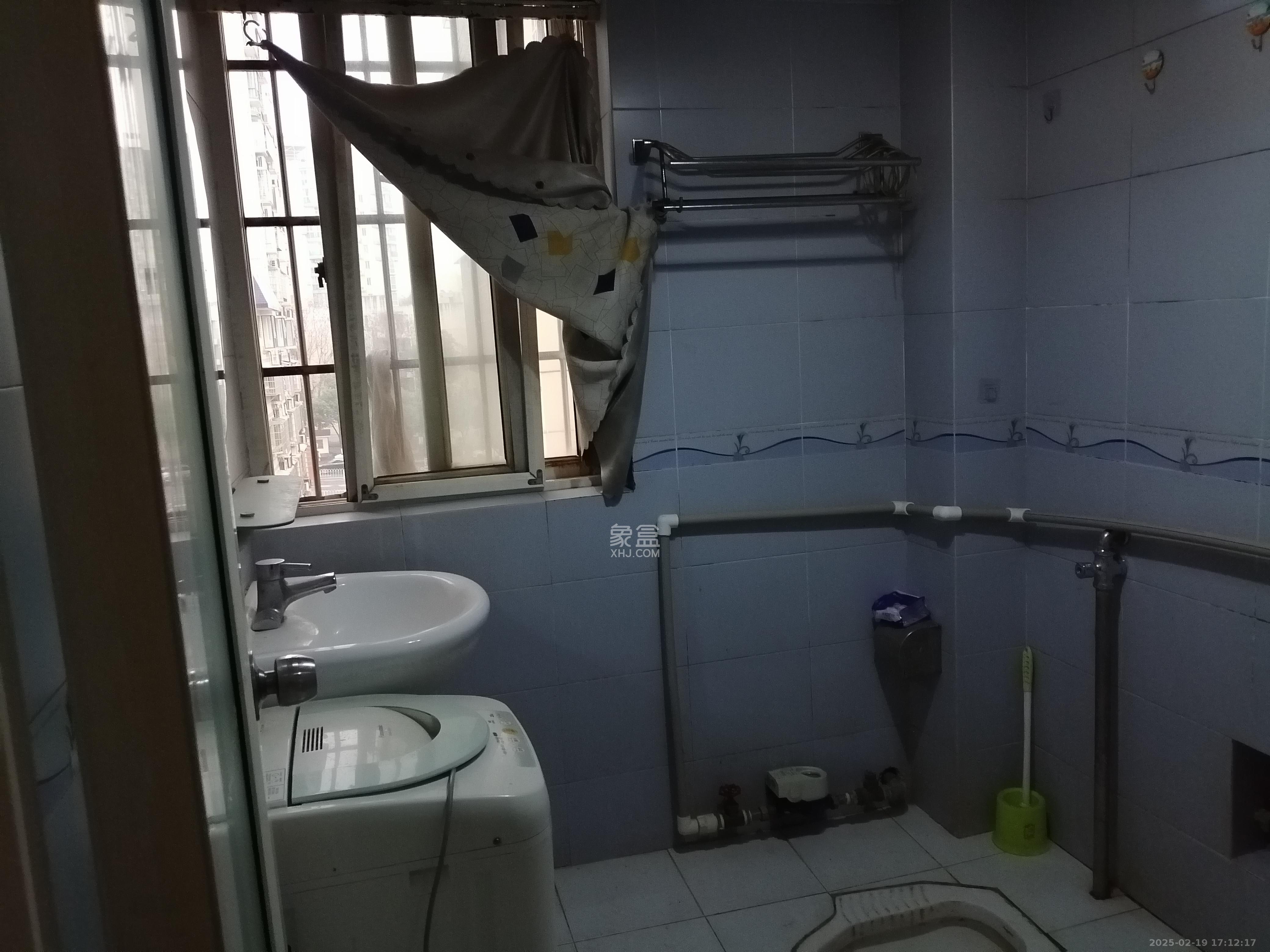 富绿新村  3室1厅1卫   1900.00元/月室内图