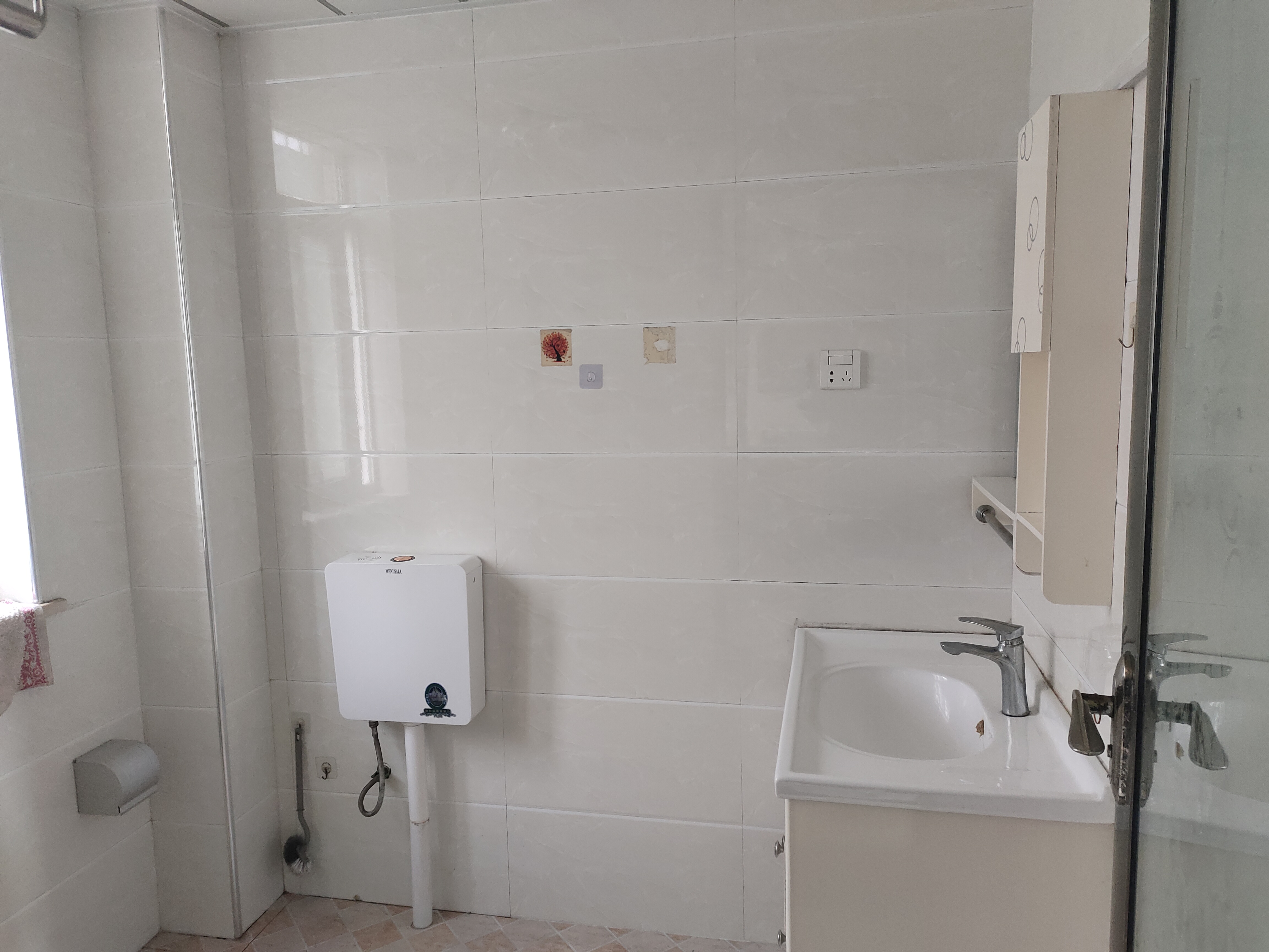 南坪安置小区南区 2室2厅1卫 1000.0元/月 南坪安置小区南区 2室2厅1卫 1000.0元/月室内图