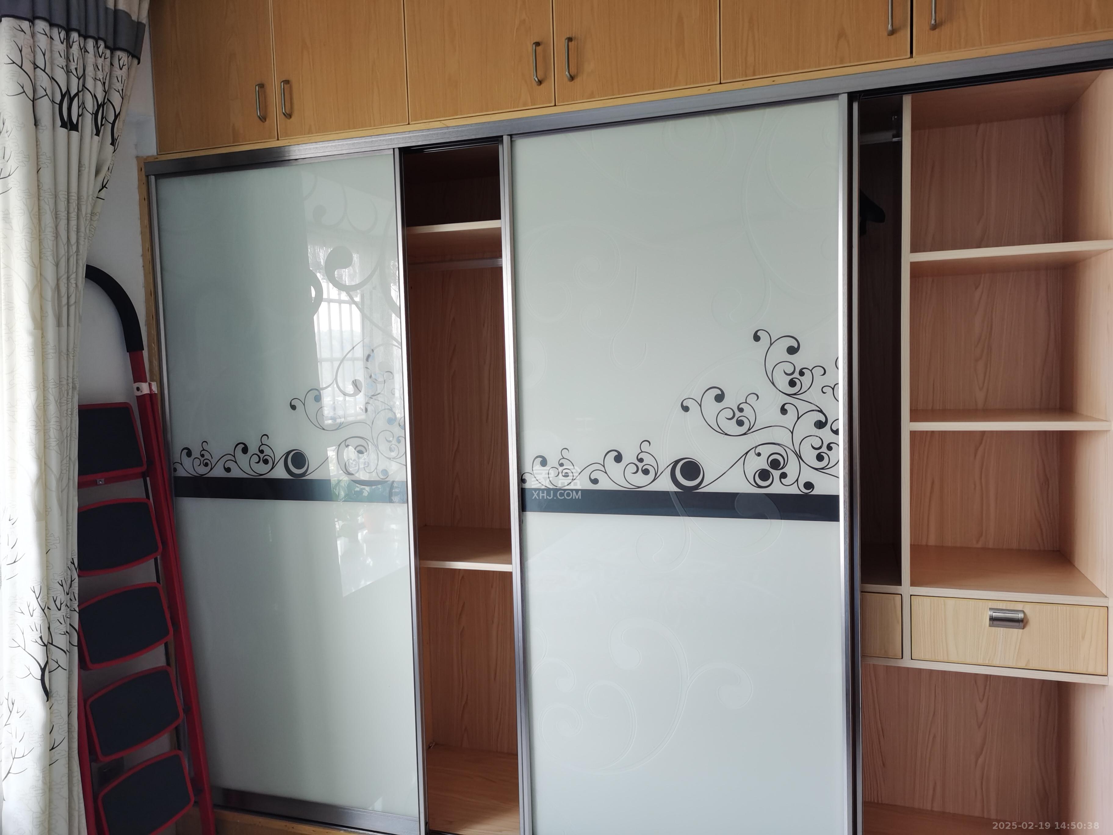 世纪桃花苑 1室1厅1卫 1400.0元/月 世纪桃花苑 1室1厅1卫 1400.0元/月室内图