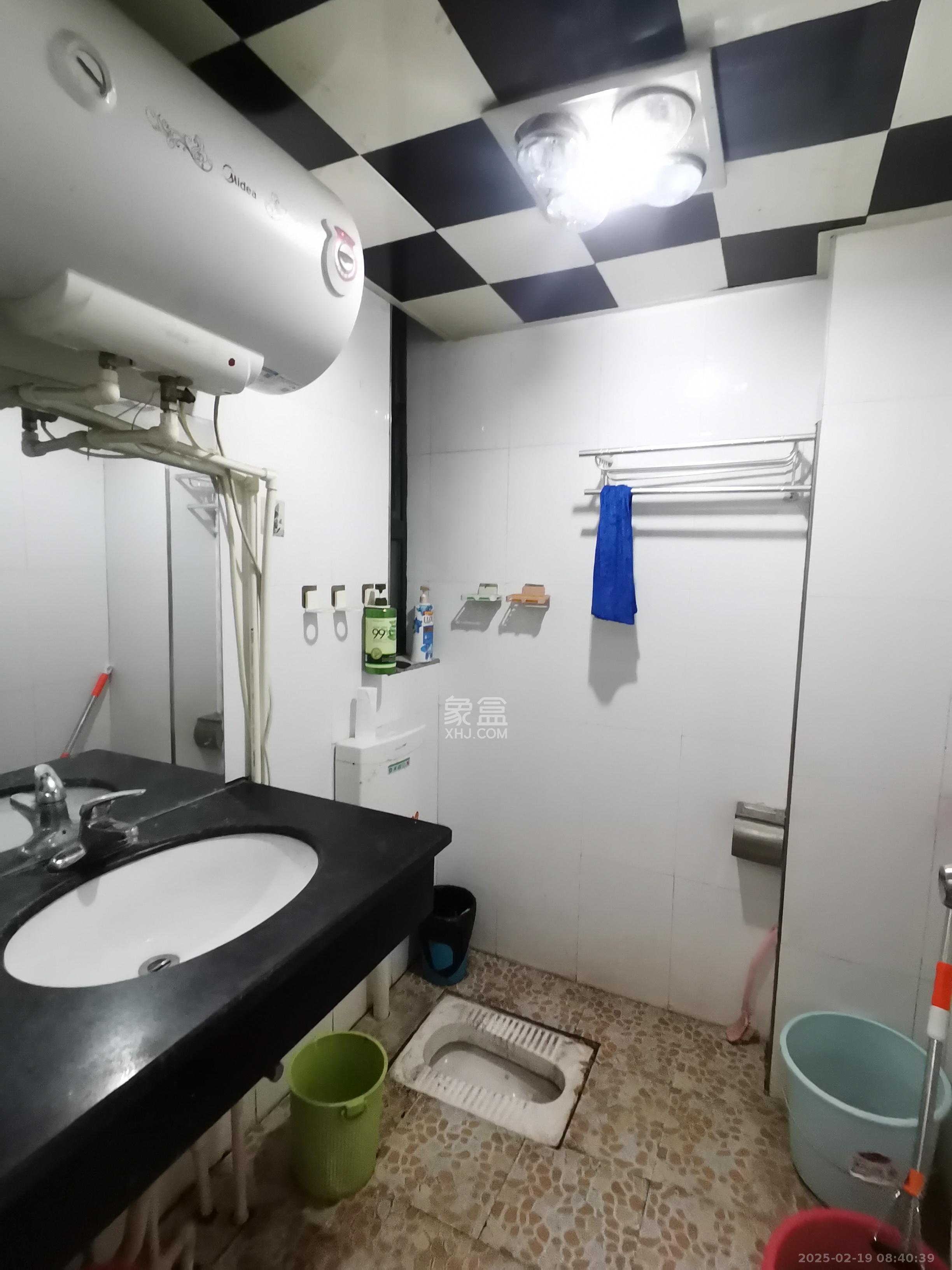 华天LOHO小镇  2室2厅1卫    1200.0元/月 华天LOHO小镇  2室2厅1卫    1200.0元/月室内图