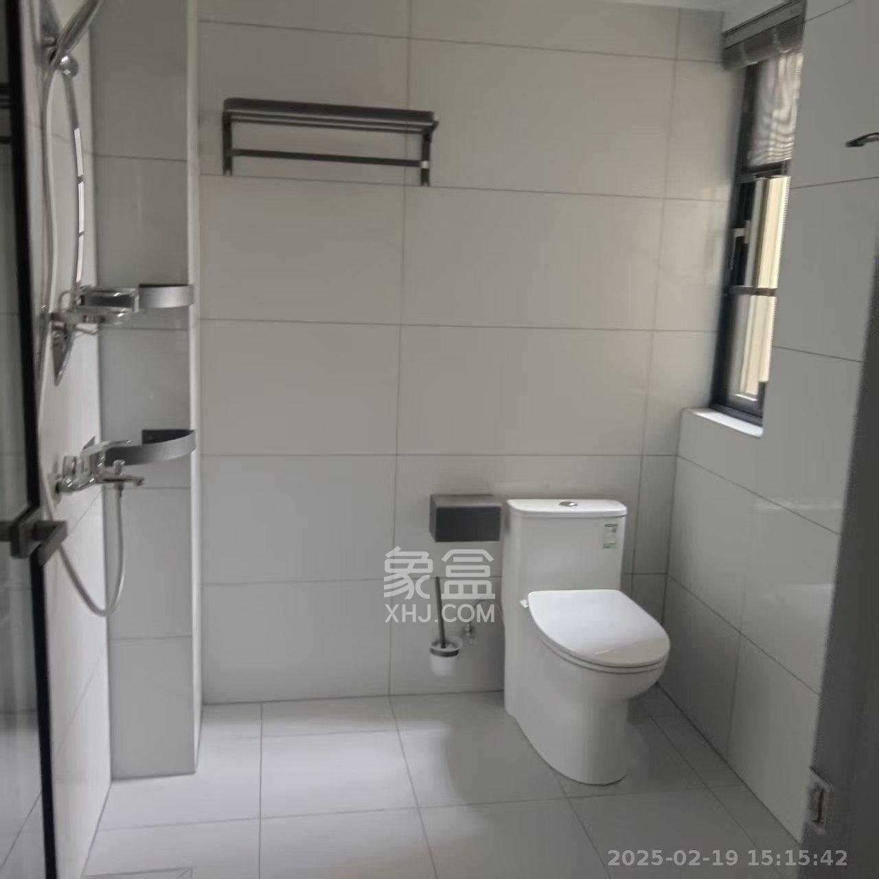 惟智园安置小区 4室2厅2卫 2700.0元/月 惟智园安置小区 4室2厅2卫 2700.0元/月室内图