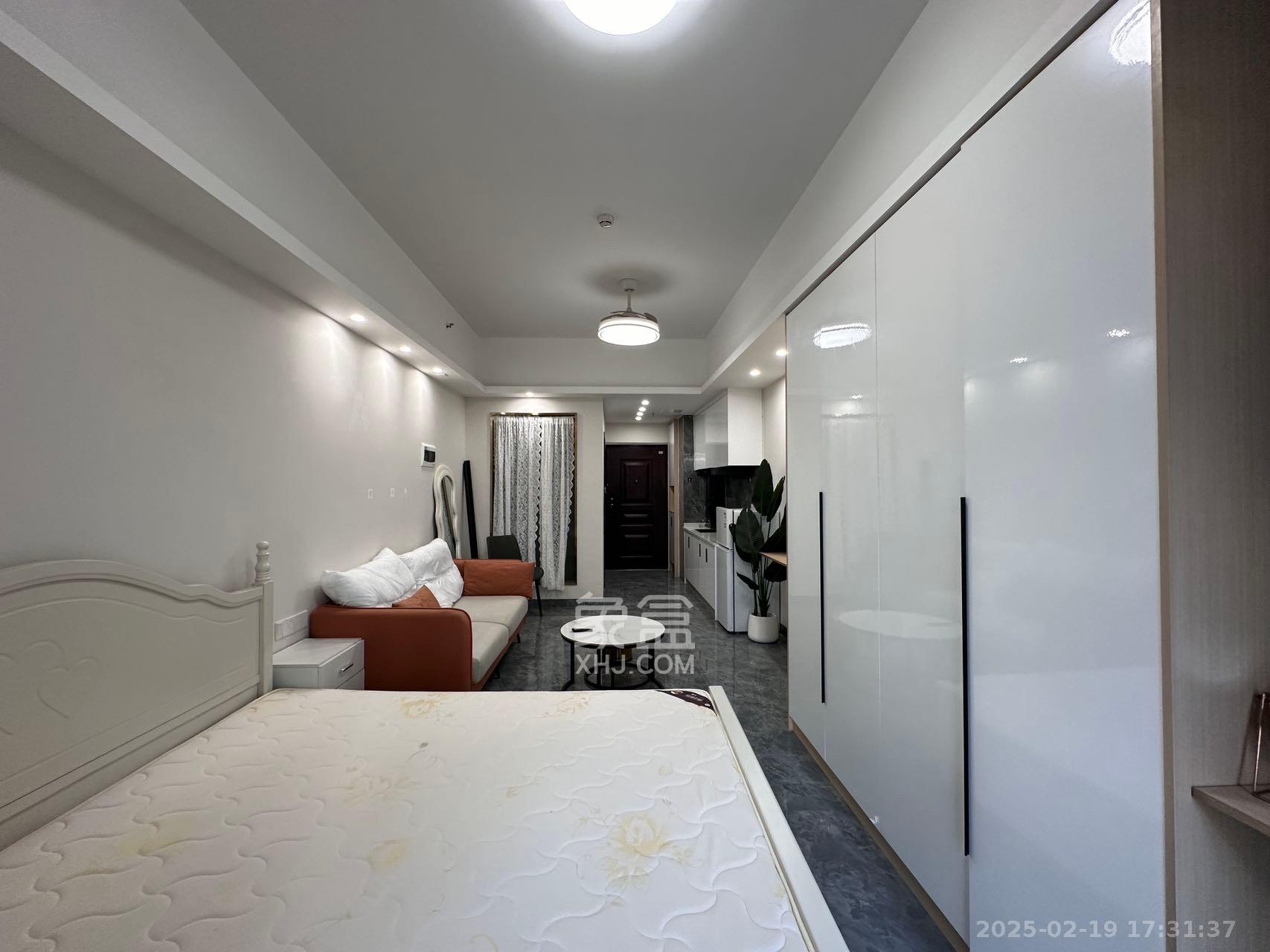 万润时光里  1室1厅1卫    2000.0元/月 万润时光里  1室1厅1卫    2000.0元/月室内图1