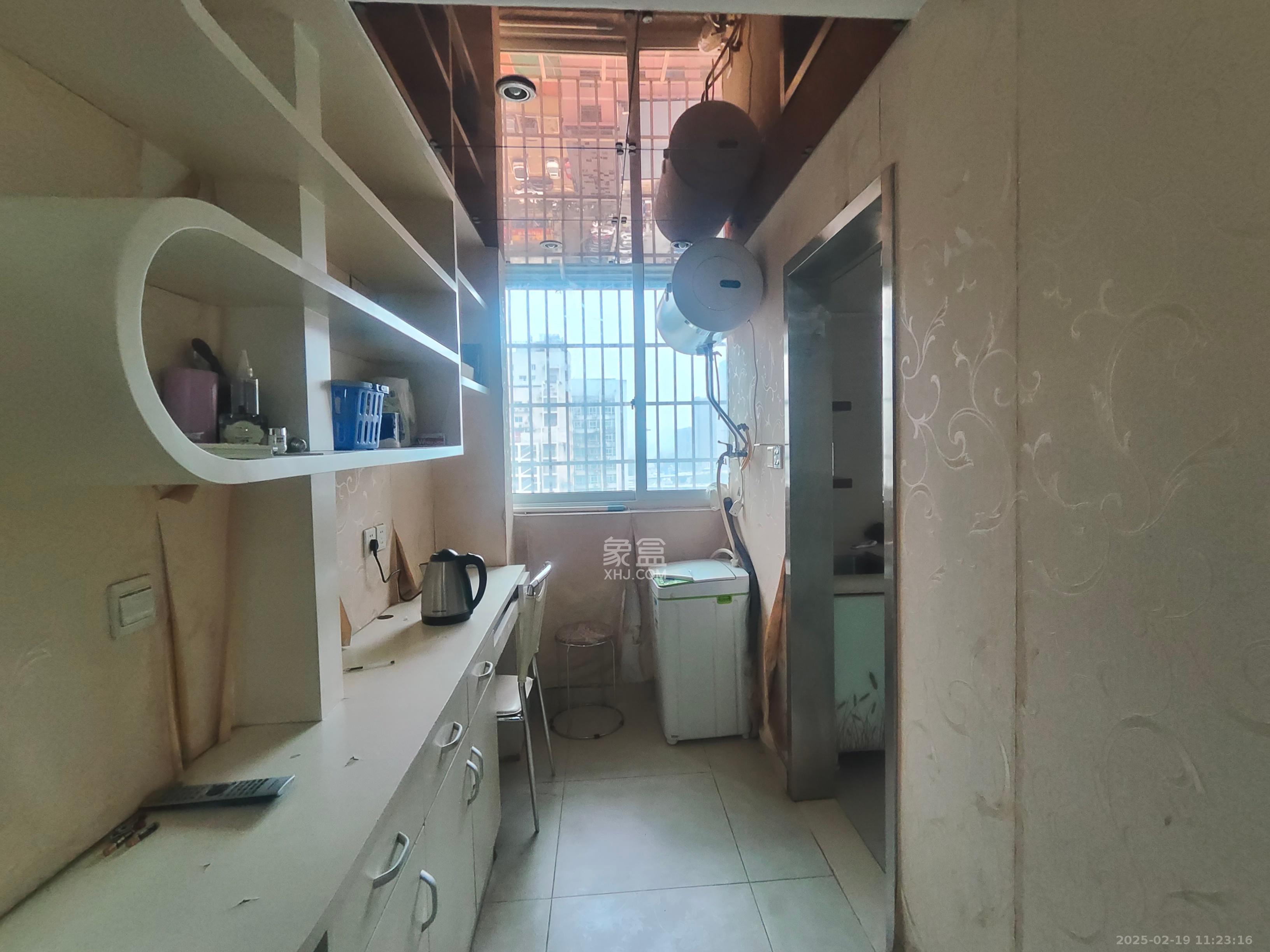 建鸿达现代公寓 1室1厅1卫 1500.0元/月 建鸿达现代公寓 1室1厅1卫 1500.0元/月室内图