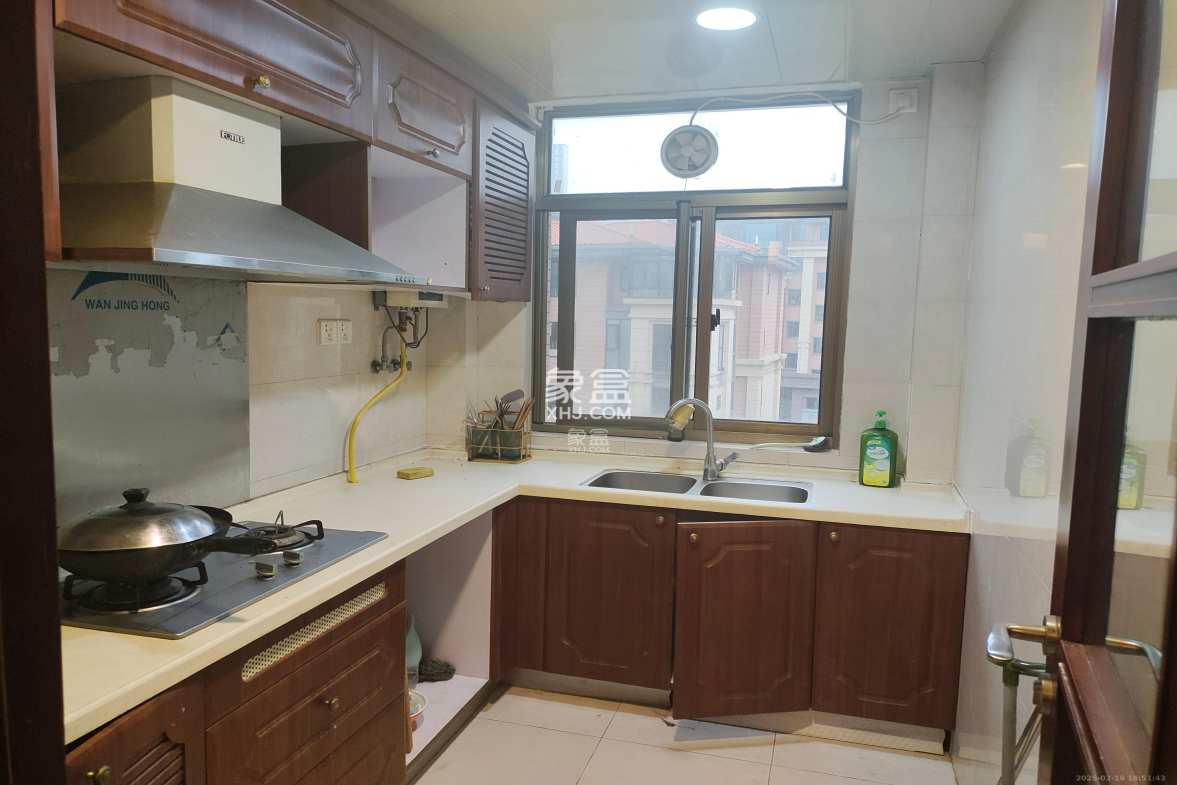 江山帝景雅典  2室1厅1卫    1900.0元/月 江山帝景雅典  2室1厅1卫    1900.0元/月室内图