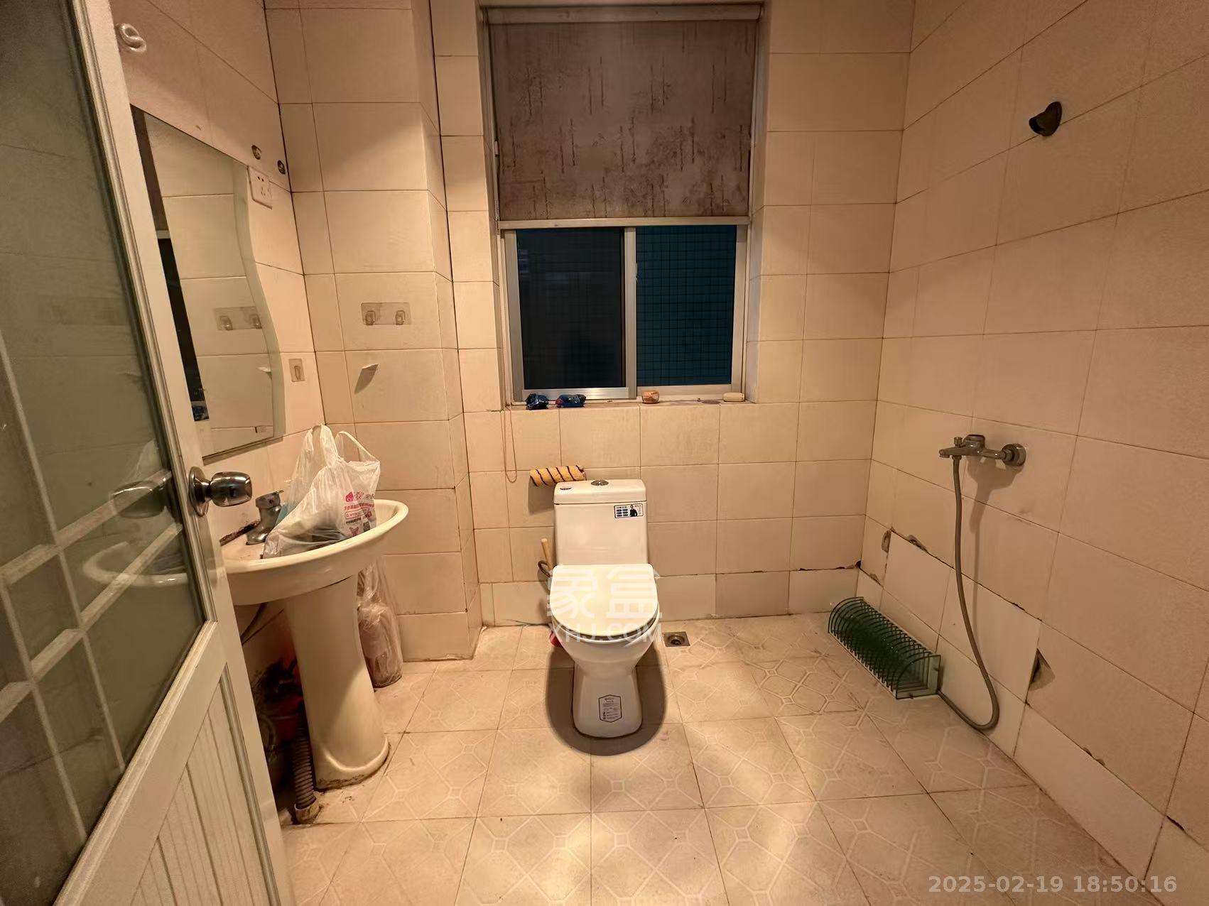 名都花园 3室2厅2卫 1900.0元/月 名都花园 3室2厅2卫 1900.0元/月室内图