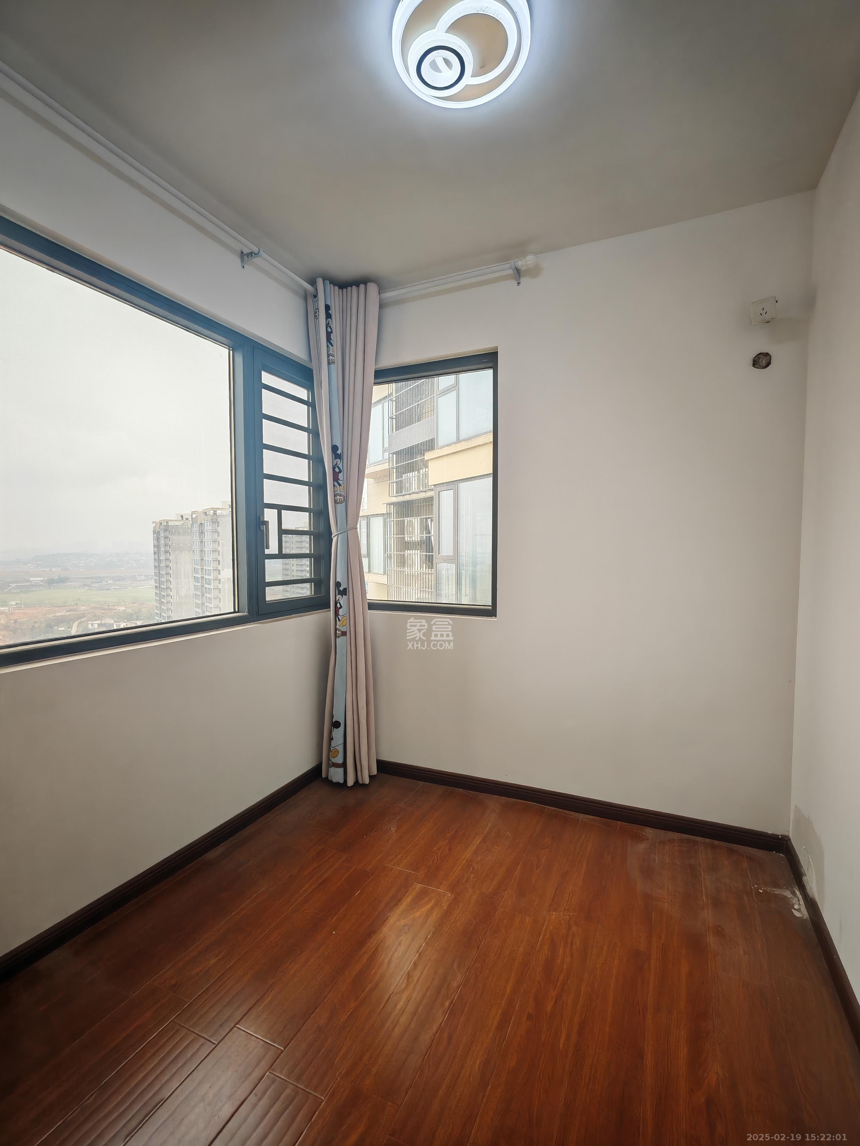 保利香槟国际  3室2厅2卫   2200.00元/月 保利香槟国际  3室2厅2卫   2200.00元/月室内图