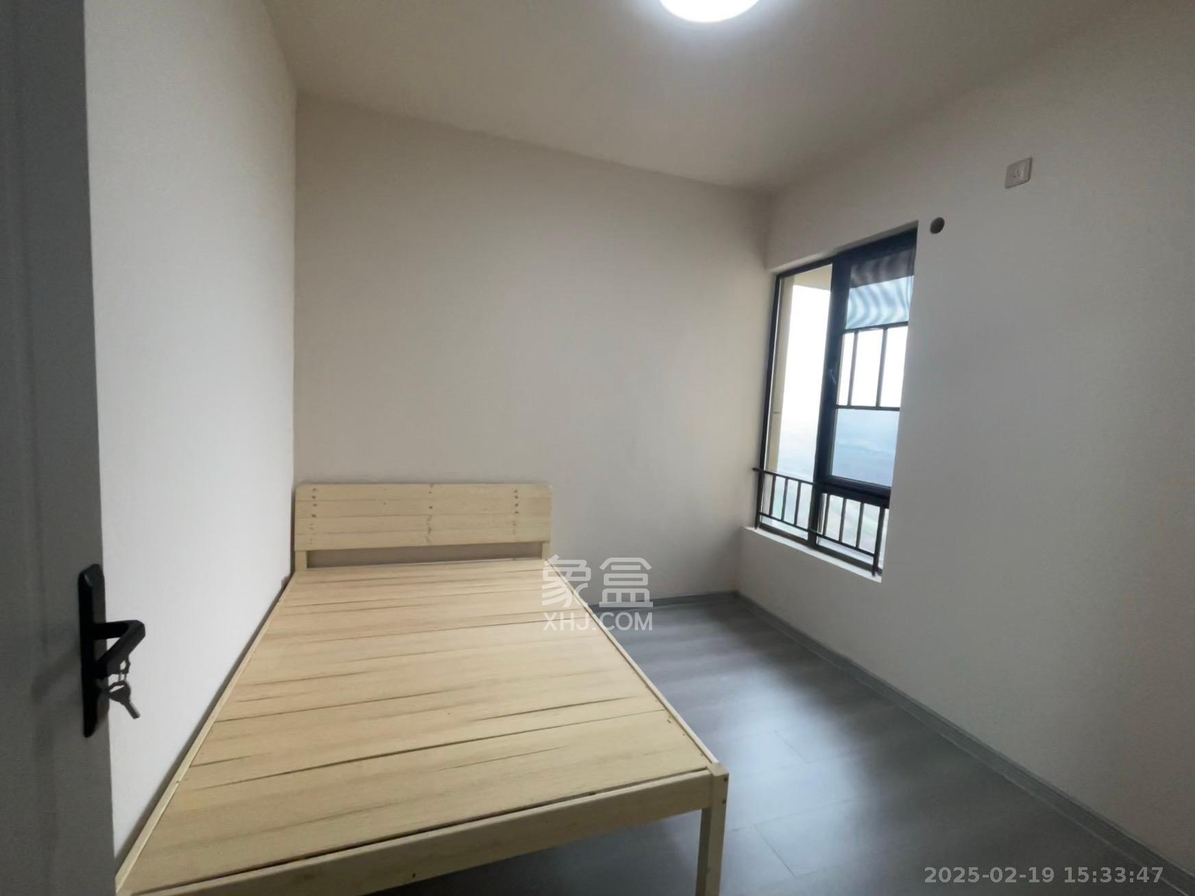华润橡树湾  3室2厅1卫   2400.00元/月室内图