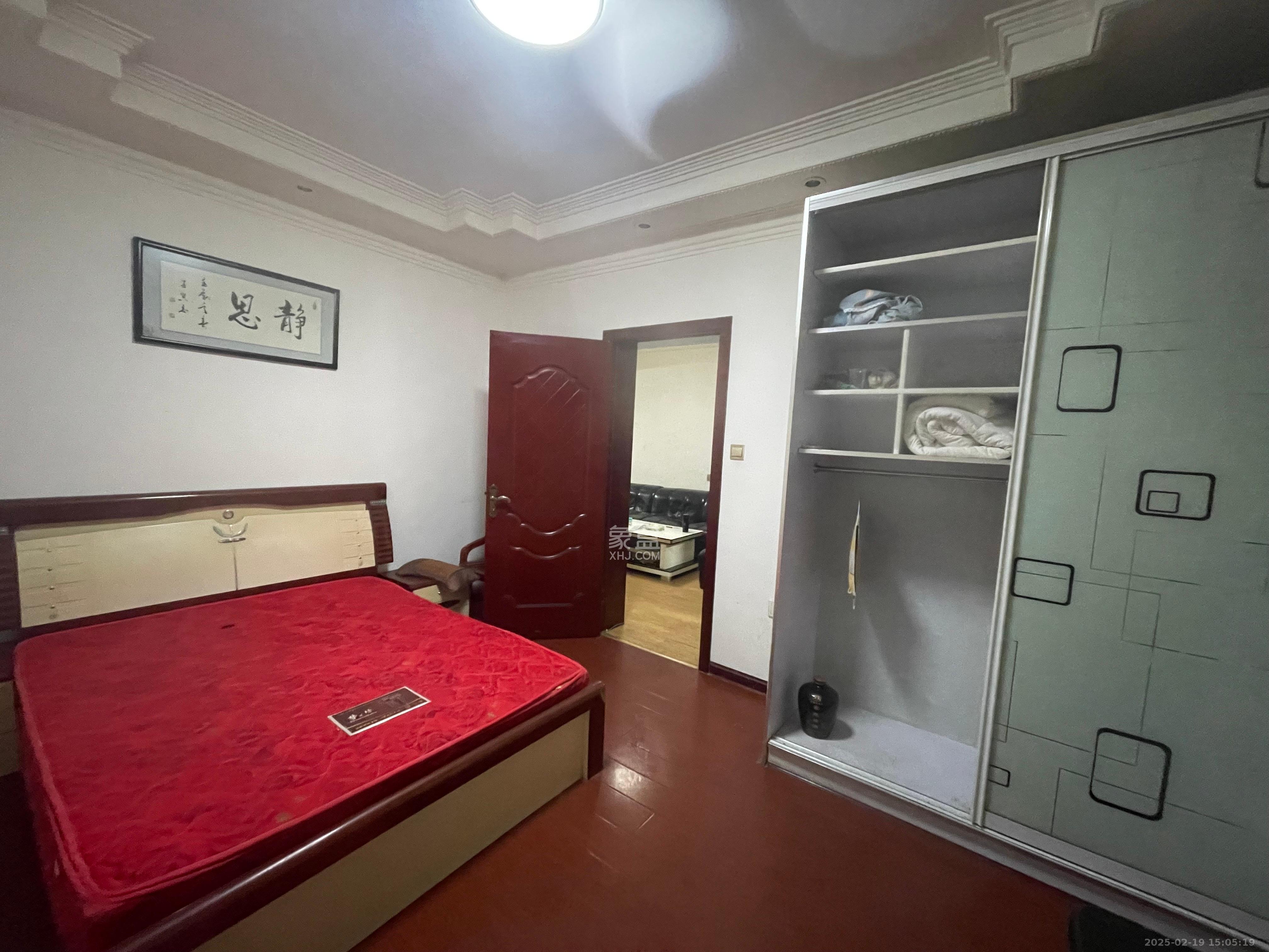 向东南社区  3室1厅1卫   1600.00元/月室内图