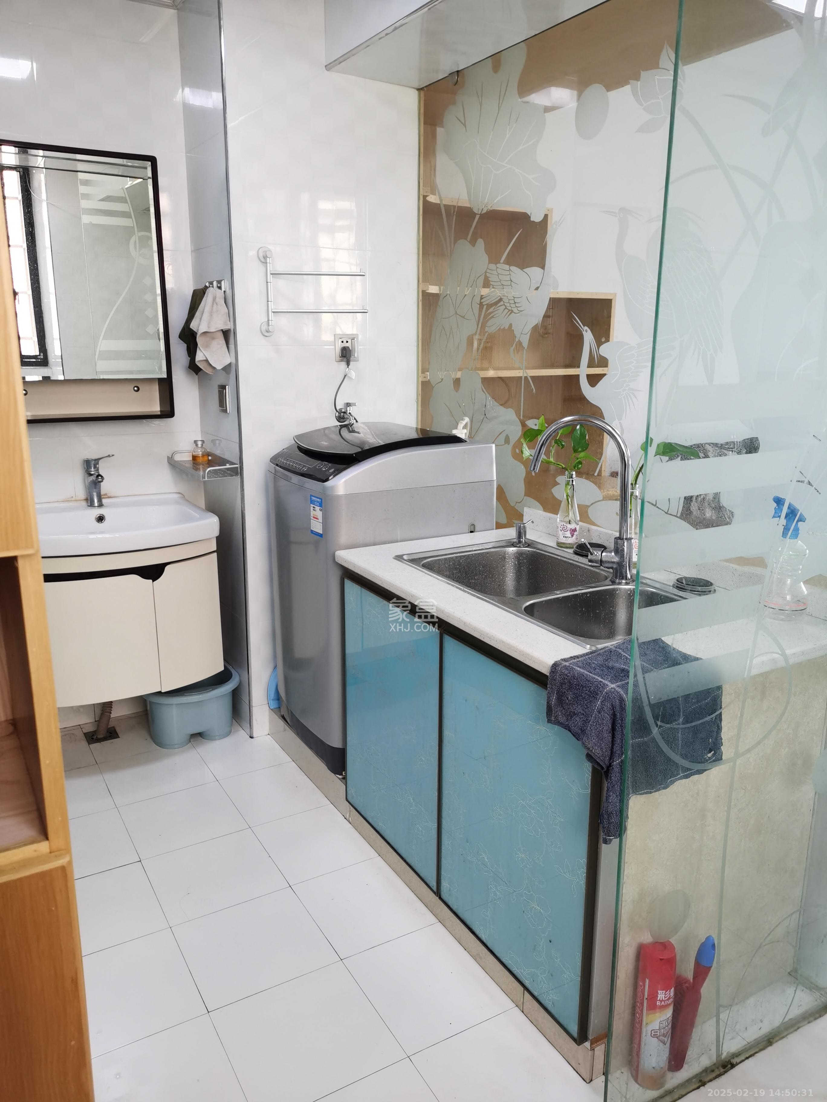 世纪桃花苑 1室1厅1卫 1400.0元/月 世纪桃花苑 1室1厅1卫 1400.0元/月室内图