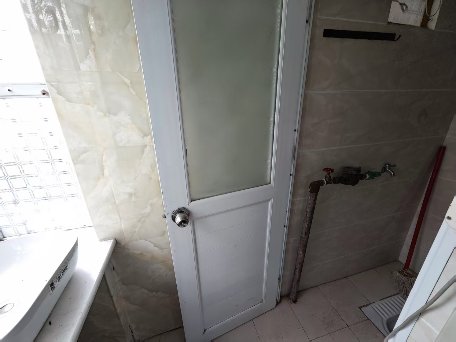 一小家属楼 2室1厅1卫 25.8万 一小家属楼 2室1厅1卫 25.8万客厅