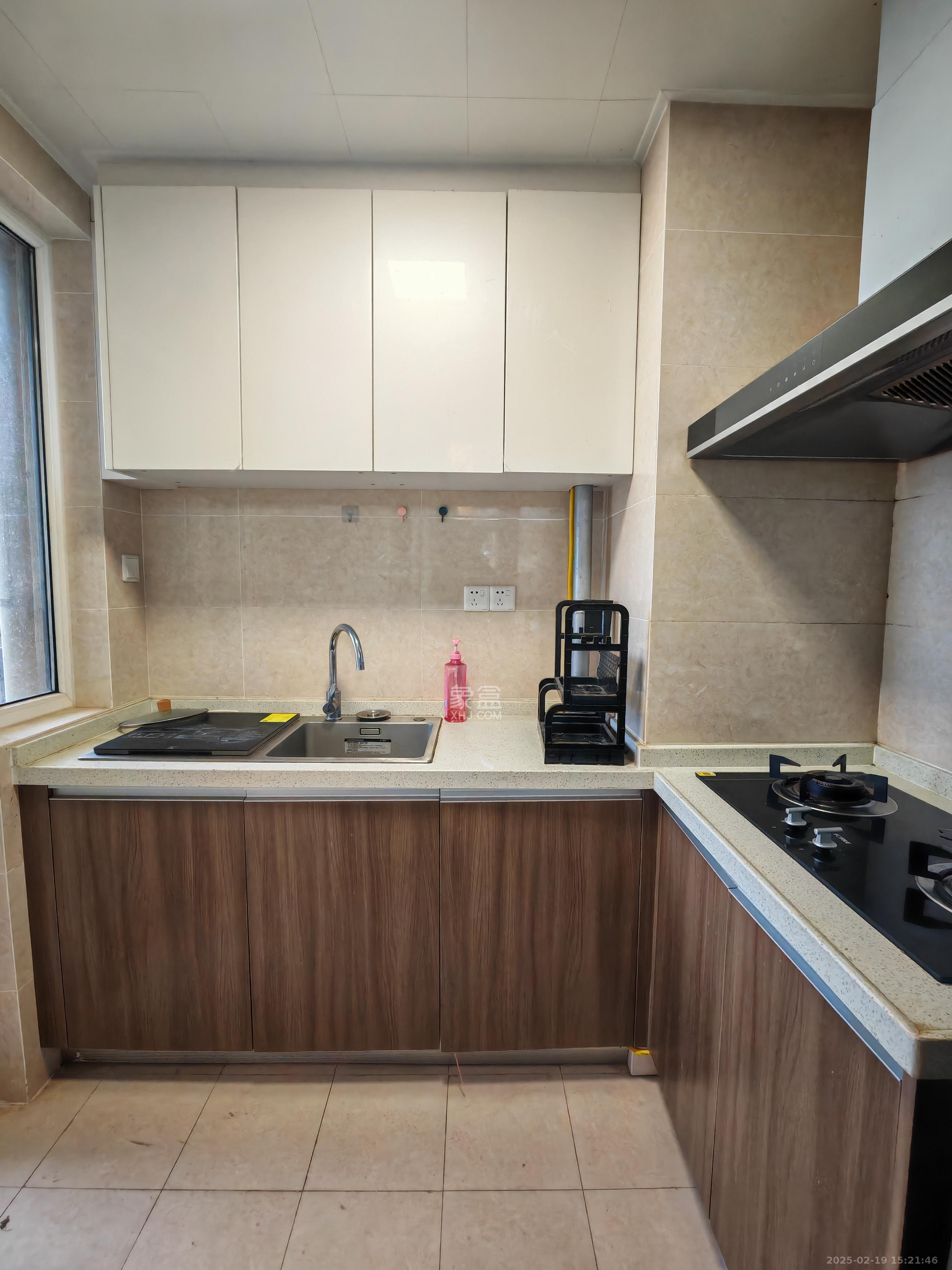 保利香槟国际  3室2厅2卫   2200.00元/月 保利香槟国际  3室2厅2卫   2200.00元/月室内图