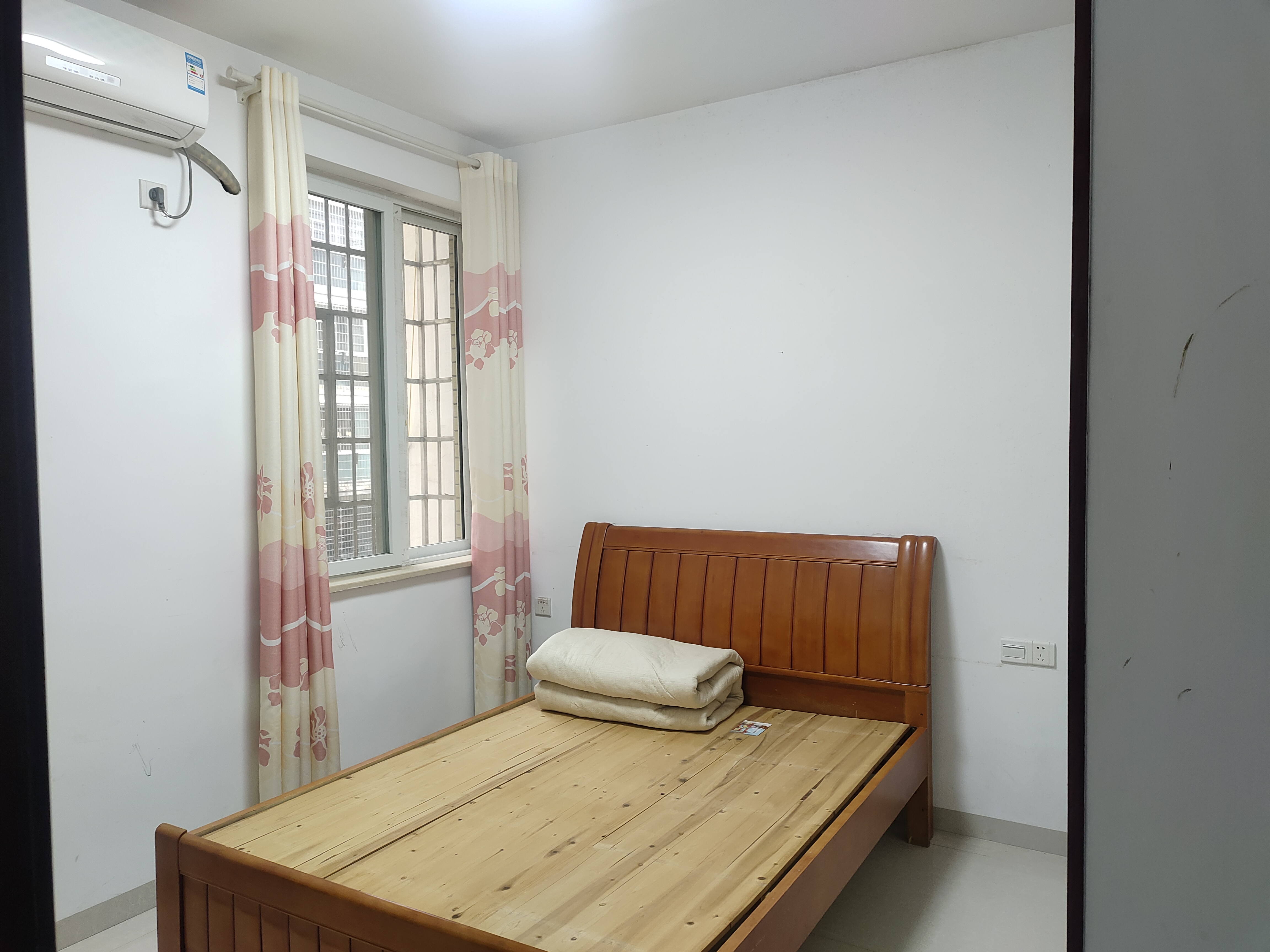 南坪安置小区南区 2室2厅1卫 1000.0元/月 南坪安置小区南区 2室2厅1卫 1000.0元/月室内图