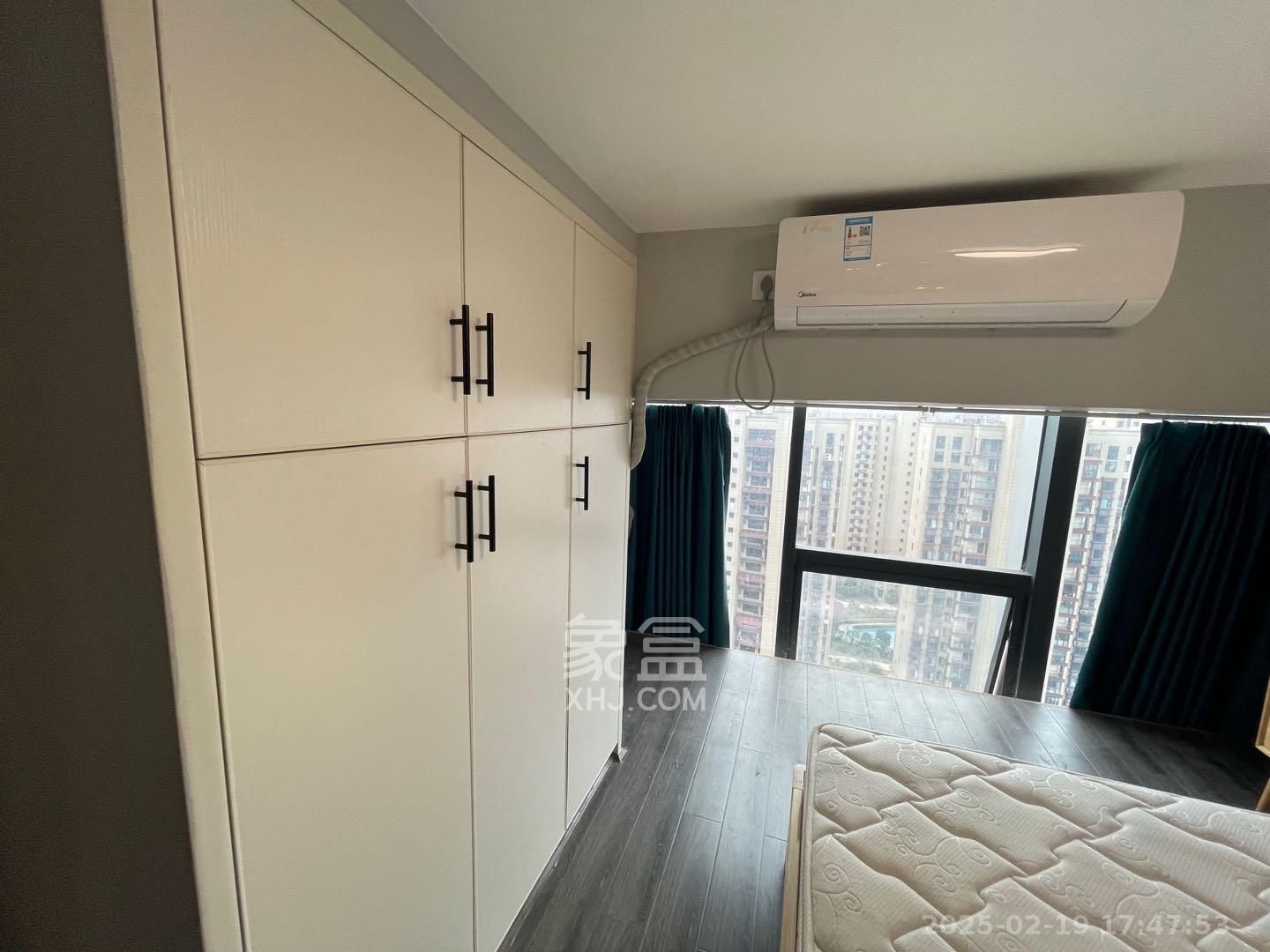 裕天国际商汇中心  1室1厅1卫    2100.0元/月 裕天国际商汇中心  1室1厅1卫    2100.0元/月室内图